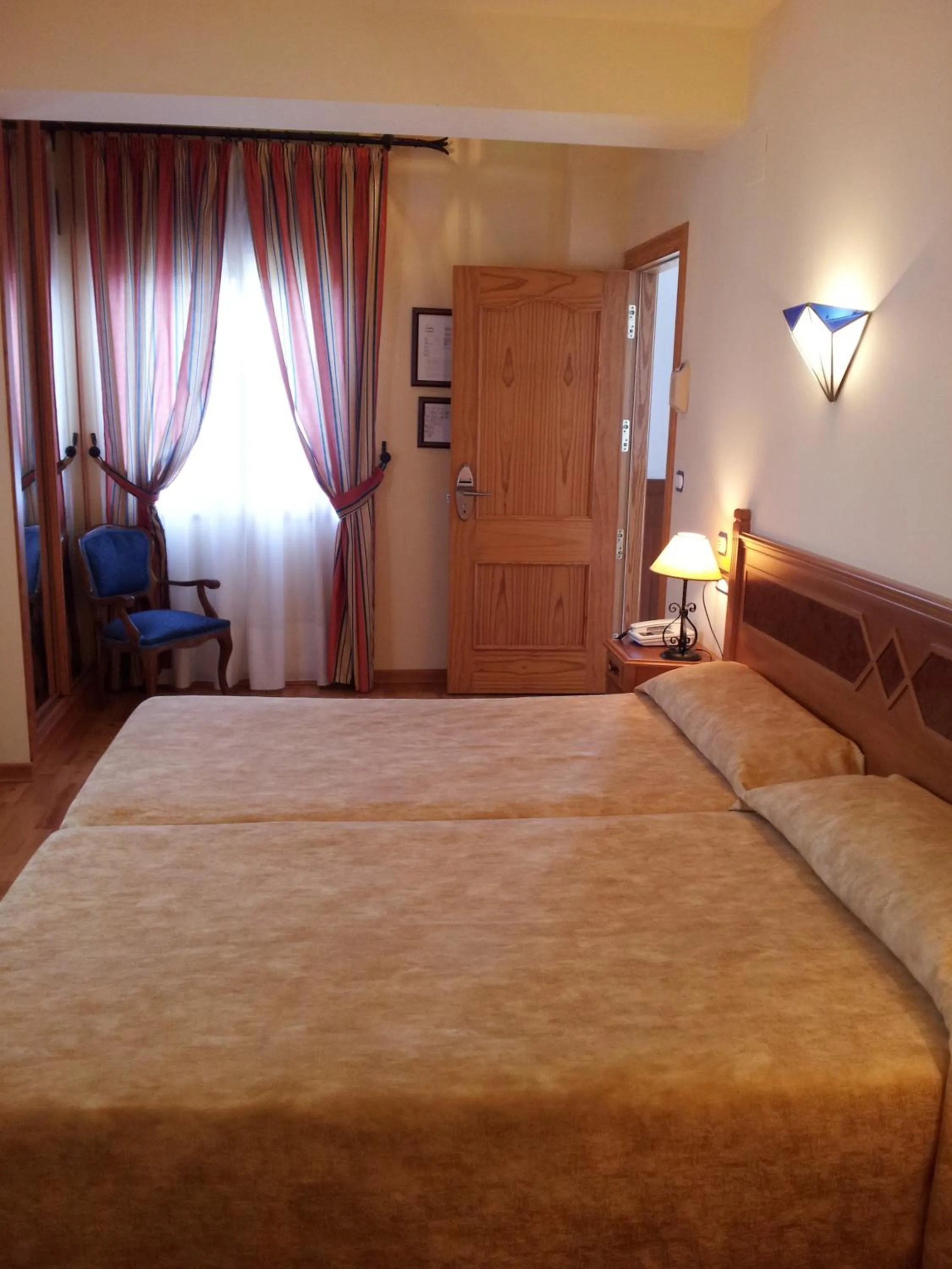 Photo of the whole room, Bed in Castillo Lanjaron