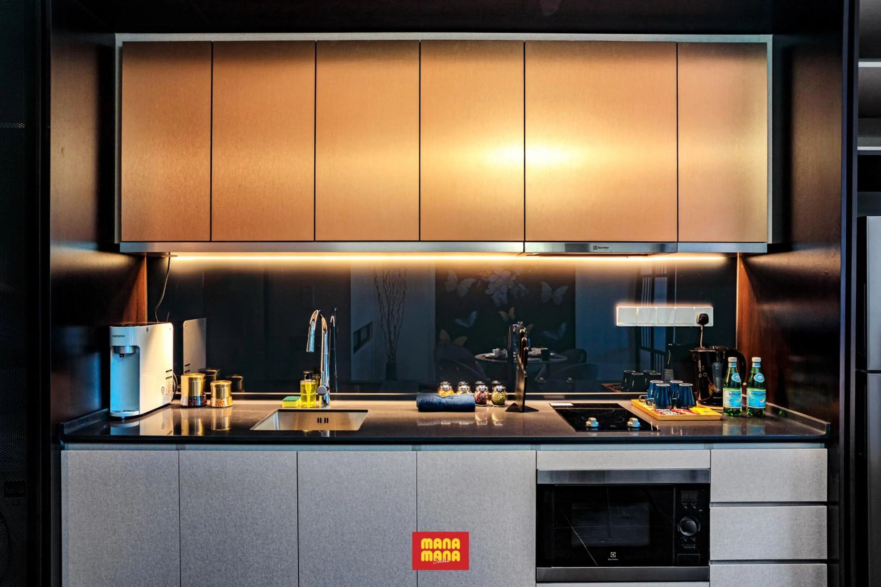 Kitchen or kitchenette in Scarletz Mana-Mana Suites KLCC