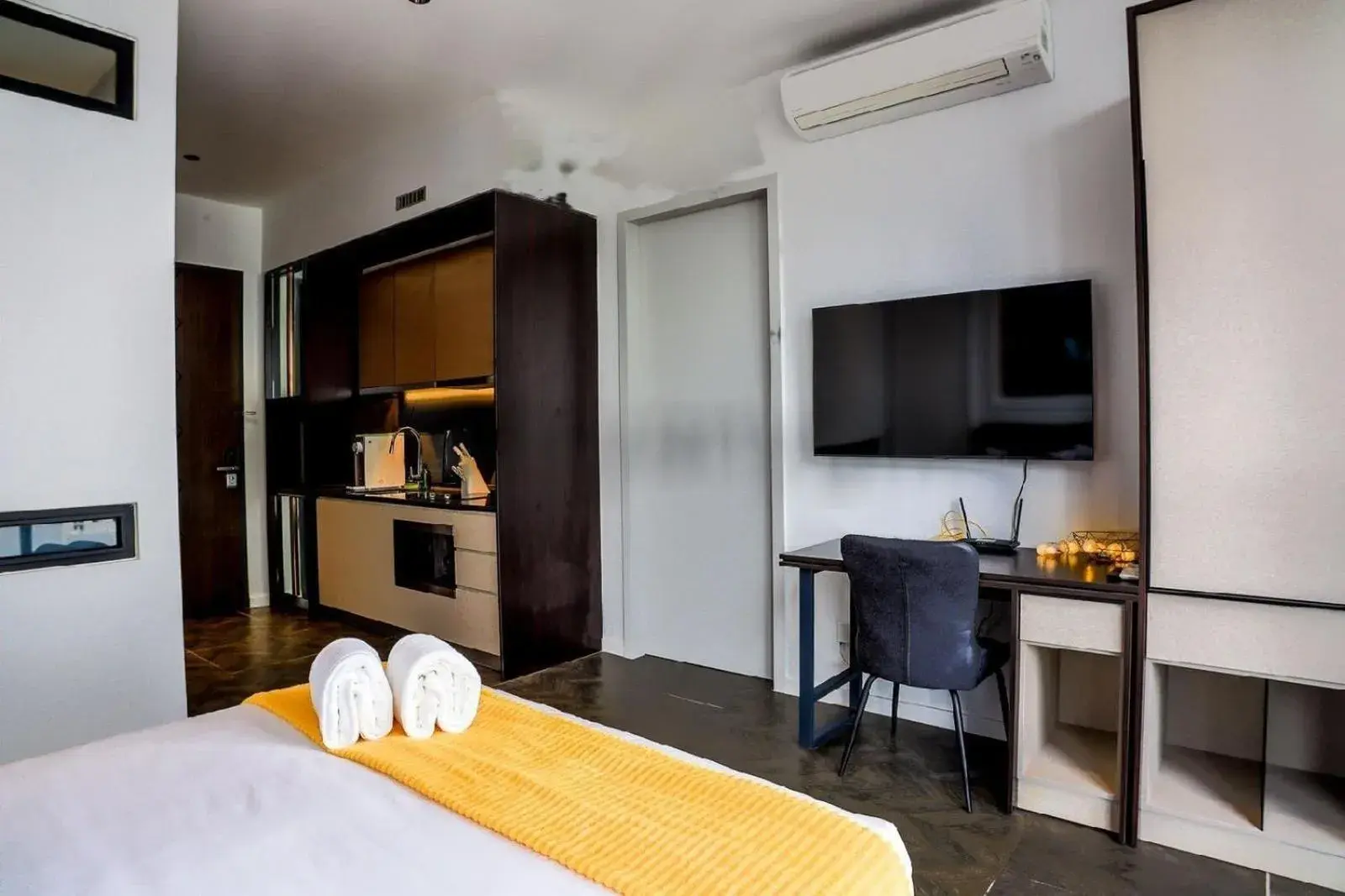 Bed in Scarletz Mana-Mana Suites KLCC Bed in Scarletz Mana-Mana Suites KLCC