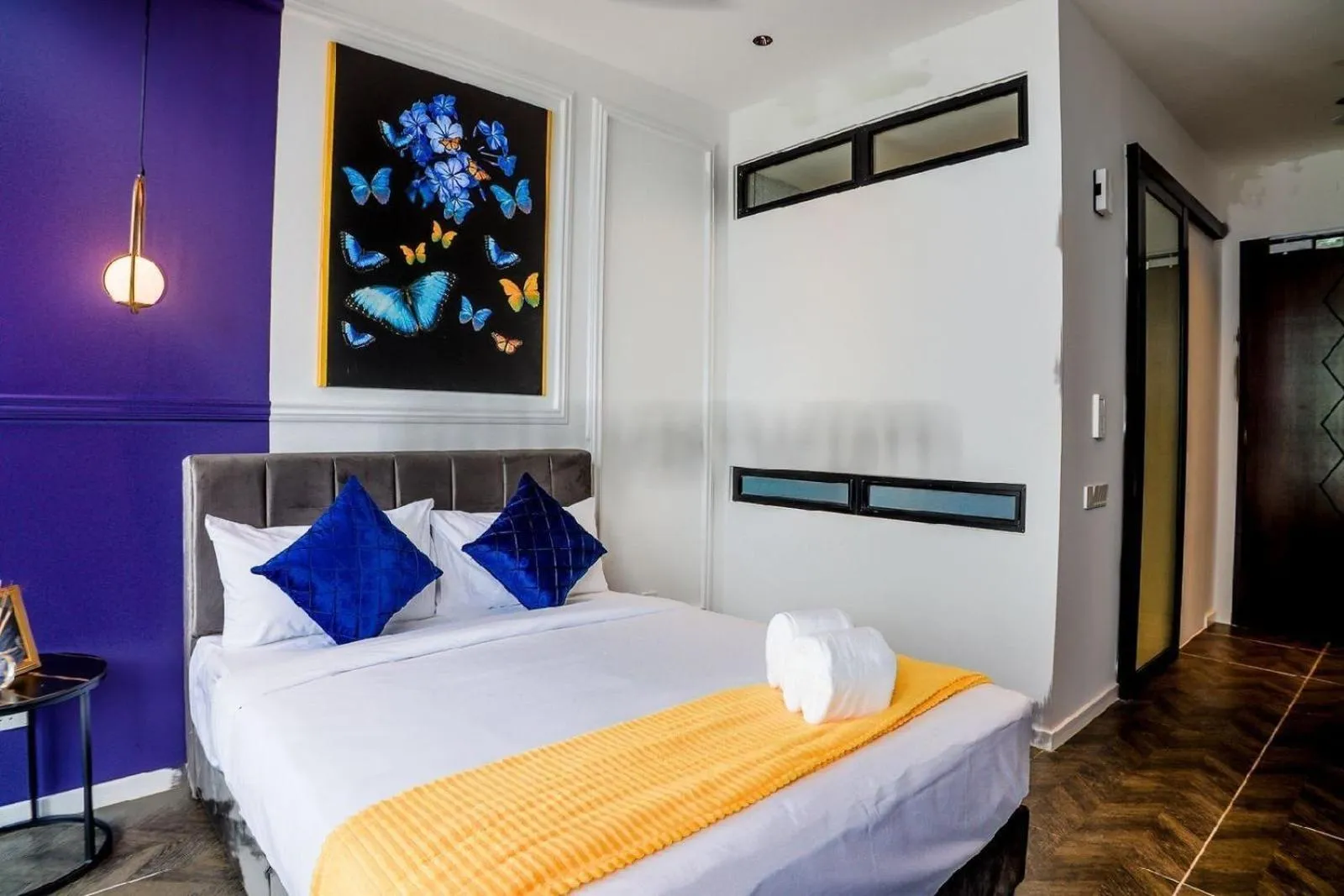 Bed in Scarletz Mana-Mana Suites KLCC