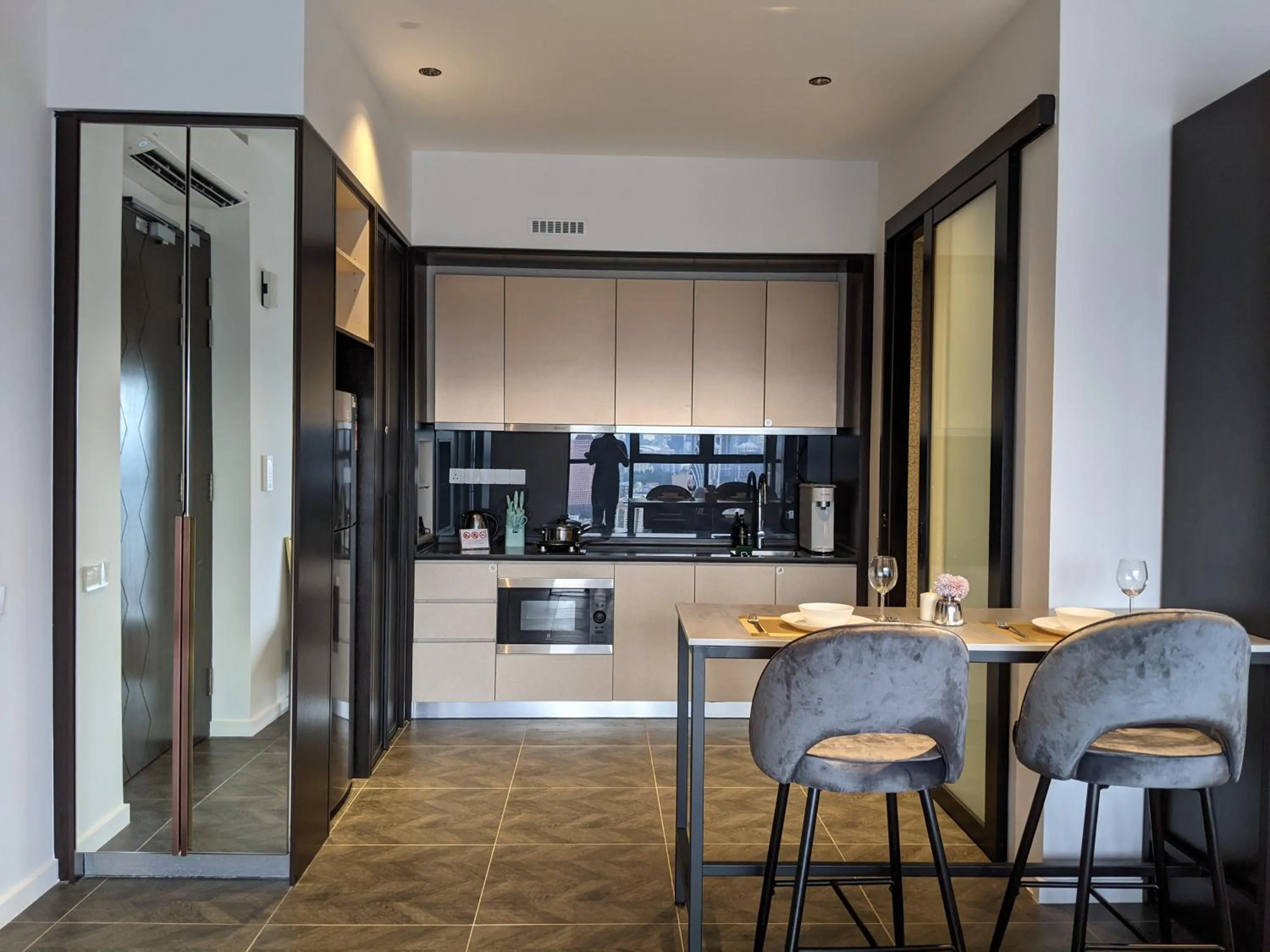 Kitchen or kitchenette in Scarletz Mana-Mana Suites KLCC