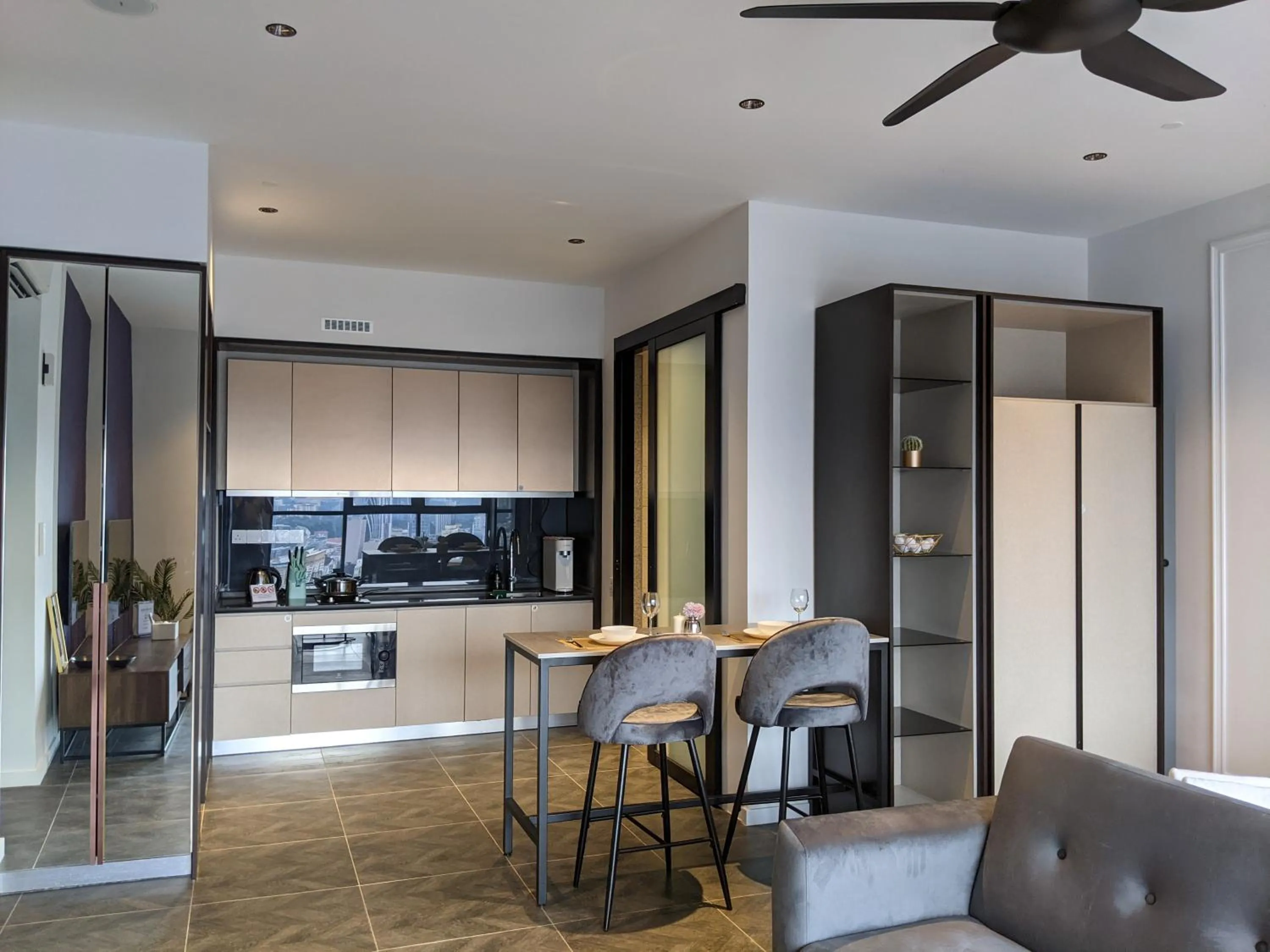 Kitchen or kitchenette in Scarletz Mana-Mana Suites KLCC