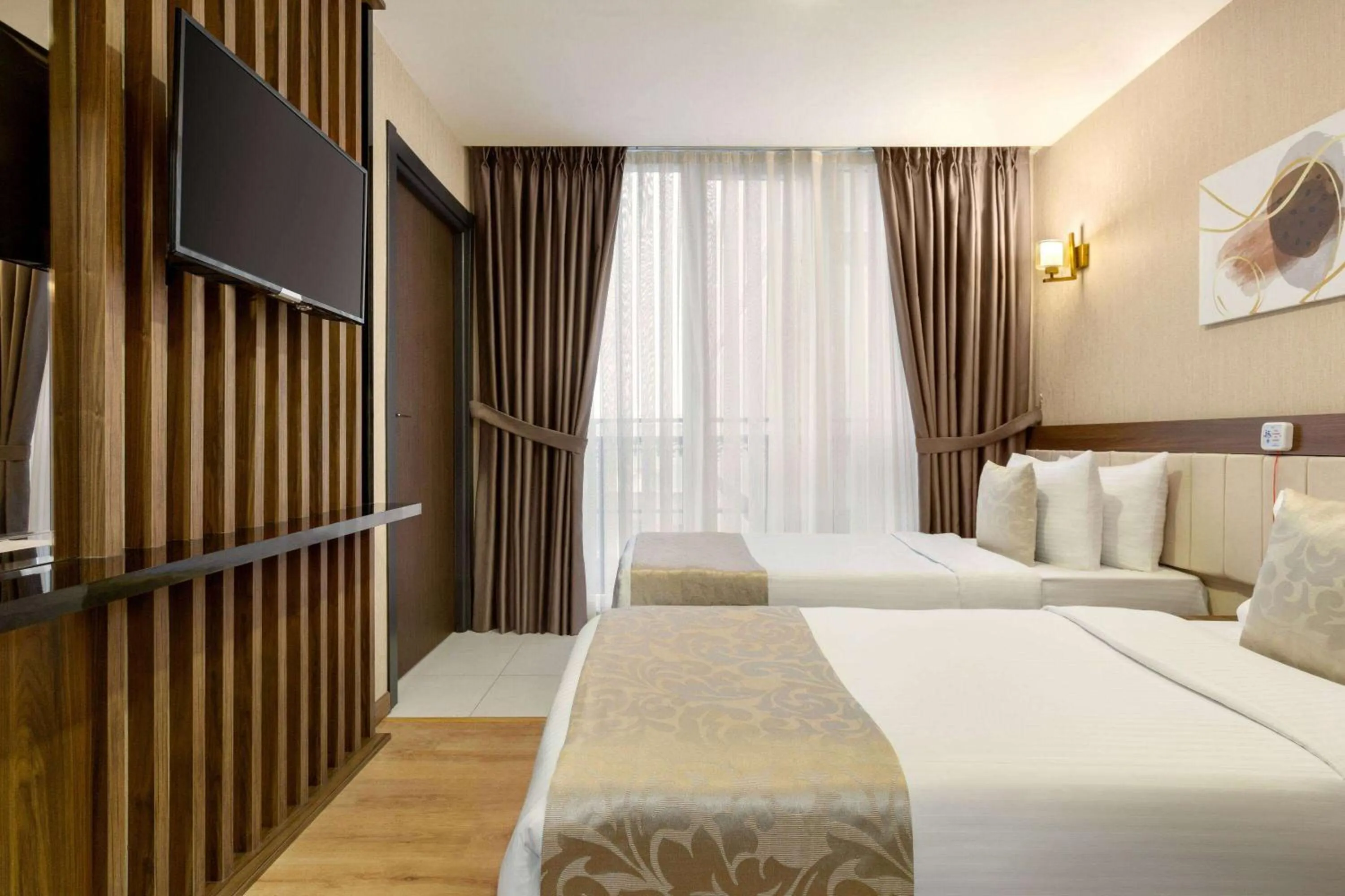 Photo of the whole room, Bed in Trademark Collection by Wyndham Operla Istanbul Airport Hotels