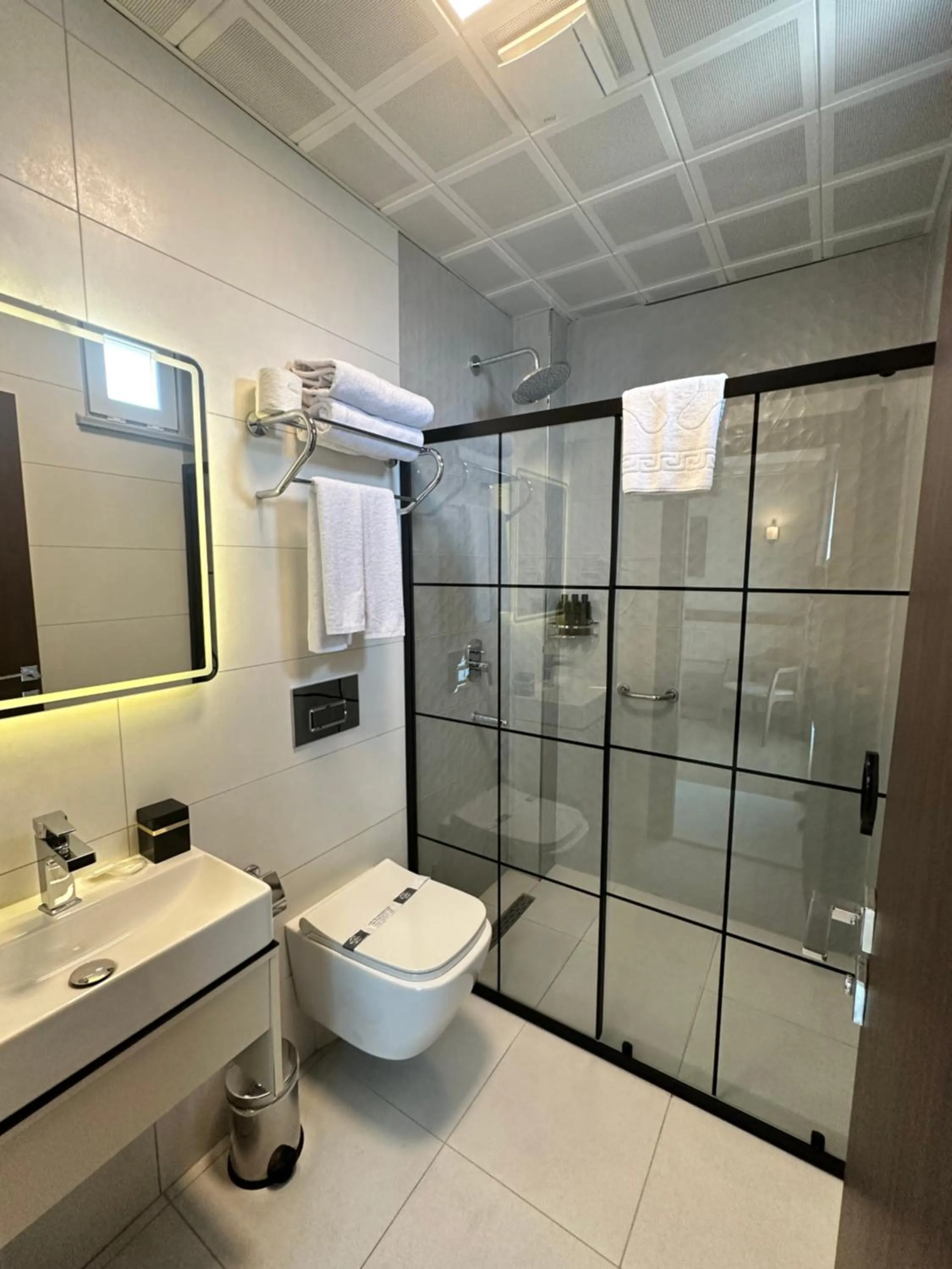 Bathroom in Trademark Collection by Wyndham Operla Istanbul Airport Hotels