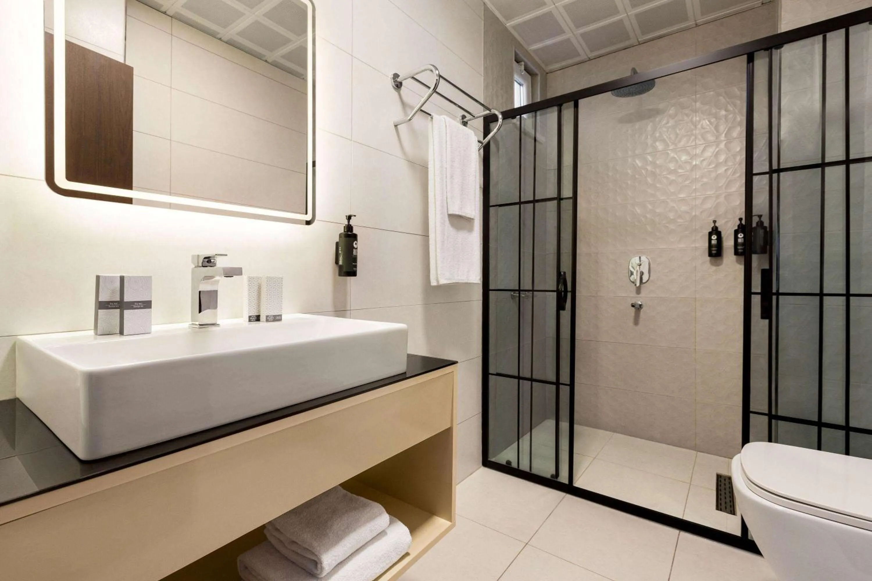Bathroom in Trademark Collection by Wyndham Operla Istanbul Airport Hotels