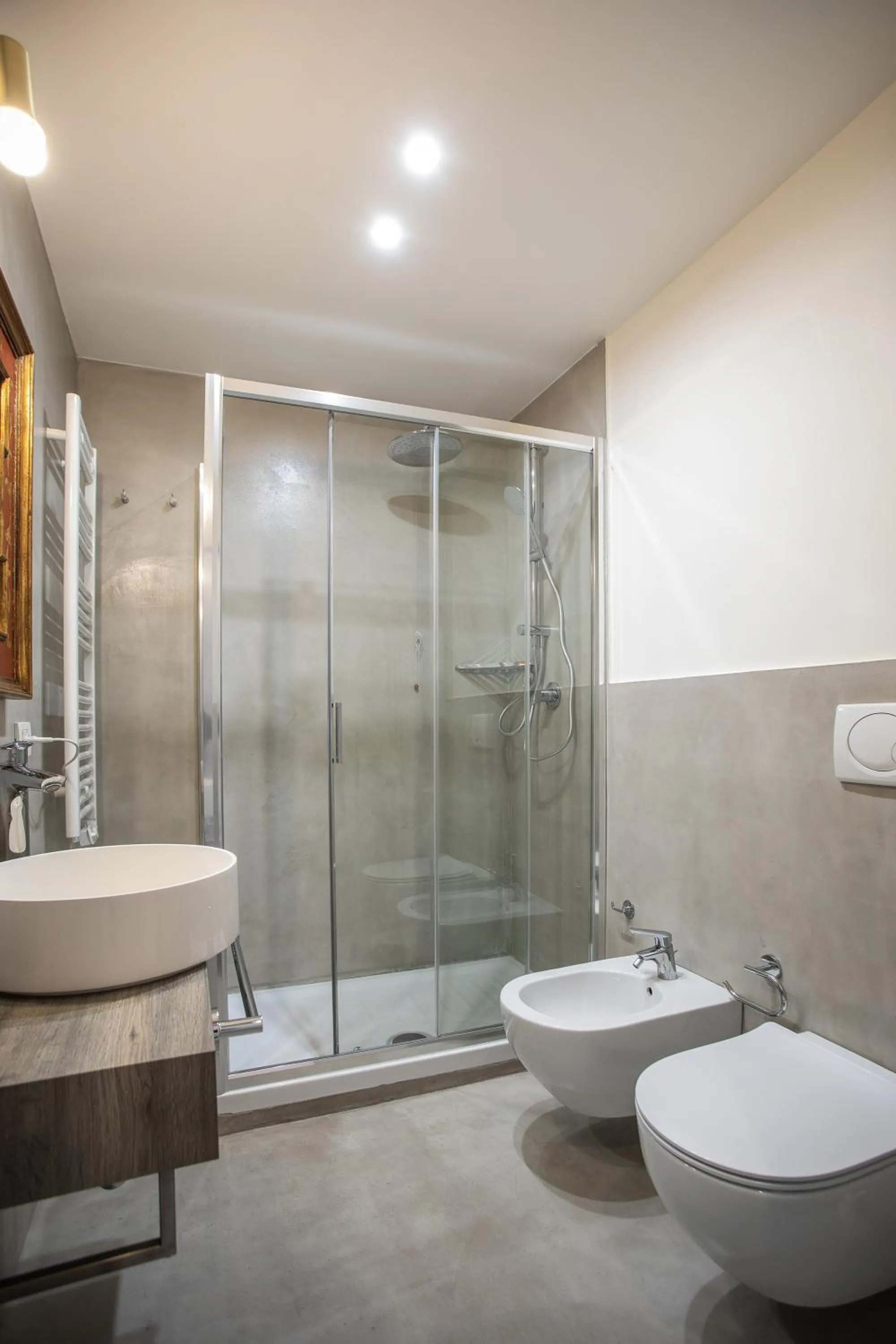 Shower in LUDUS ROOMS