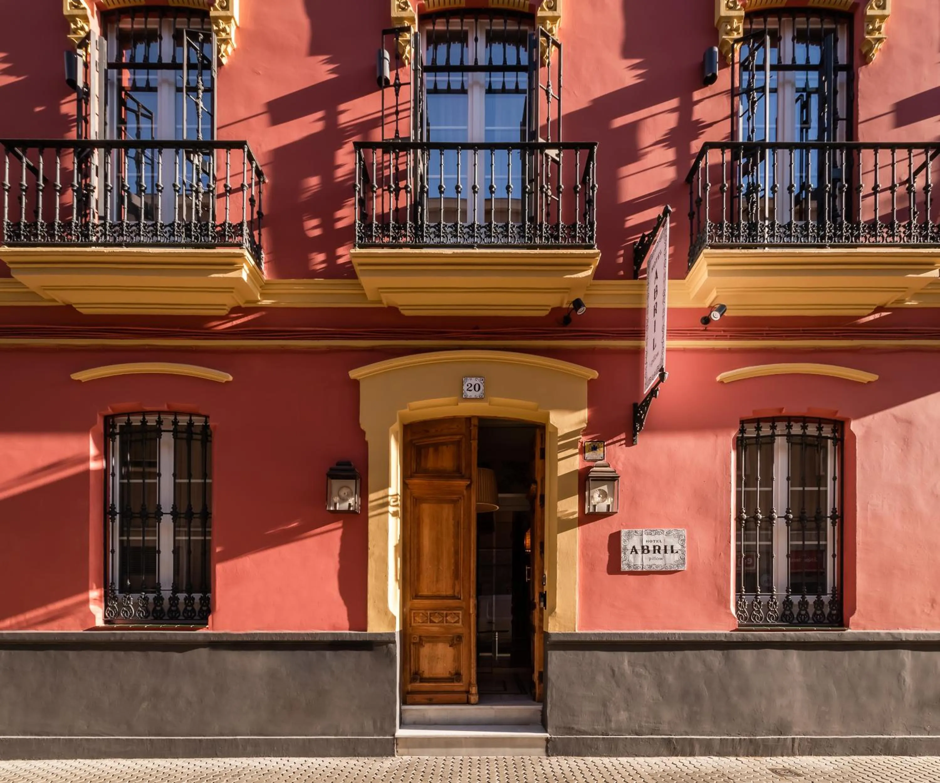 Property building in BYPILLOW Abril