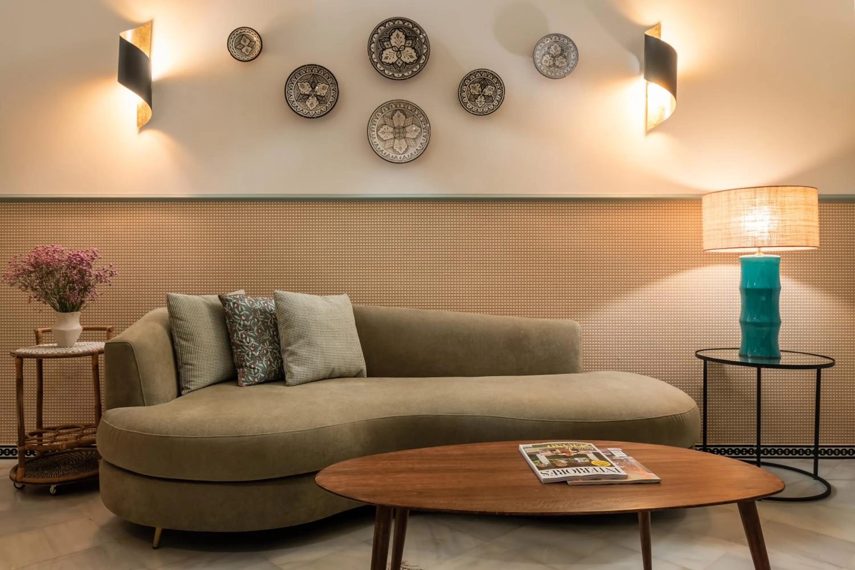 Seating area in BYPILLOW Abril