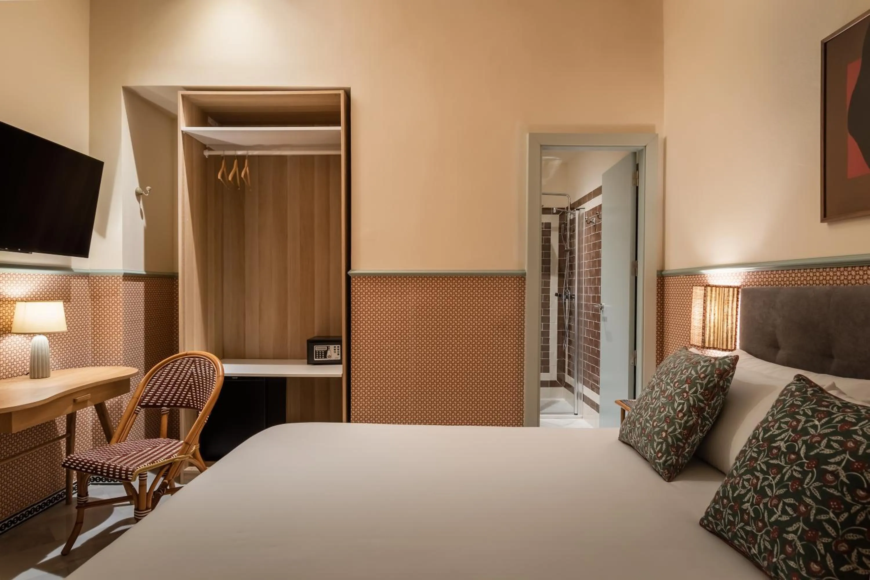 Photo of the whole room, Bed in BYPILLOW Abril