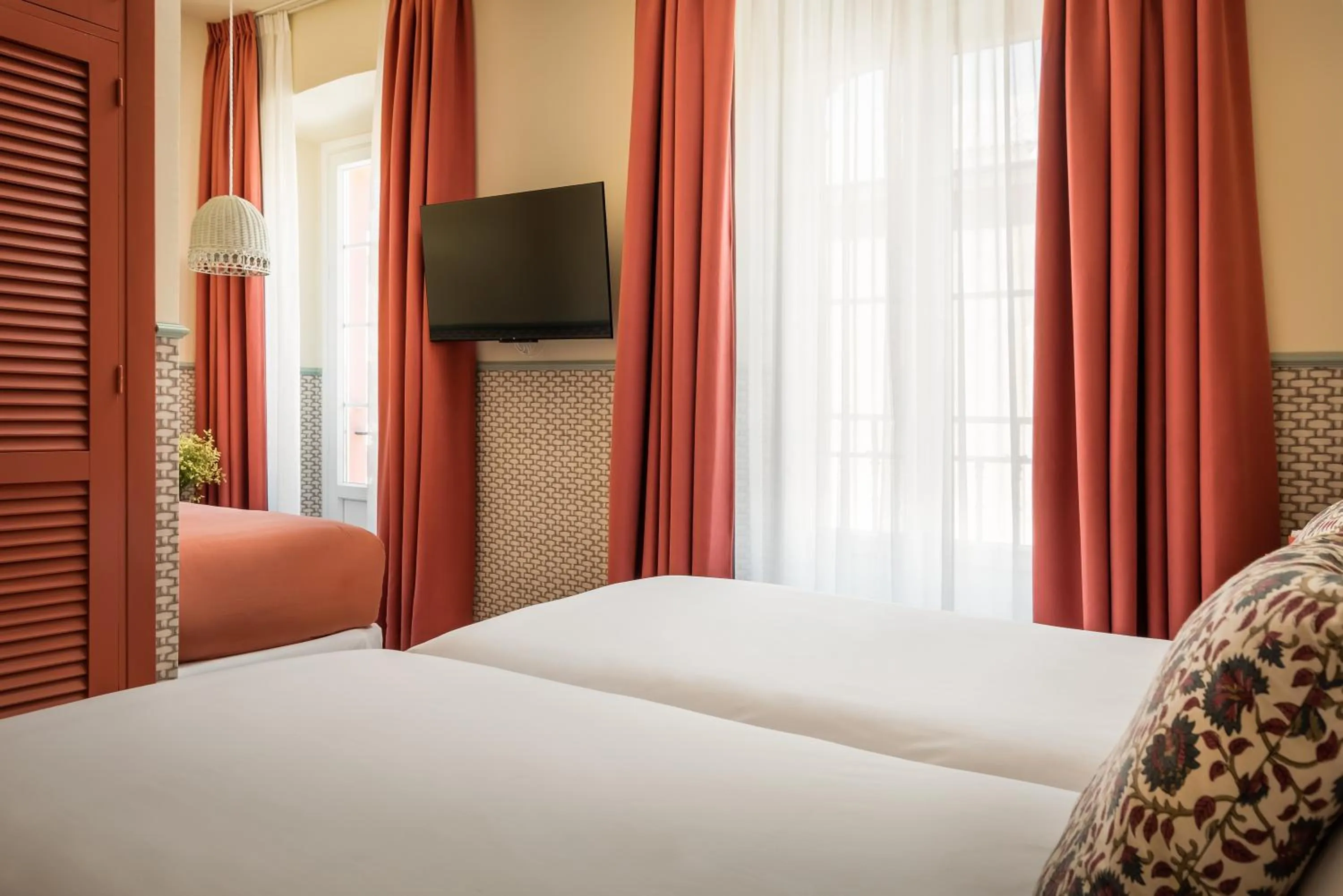 Bed in BYPILLOW Abril