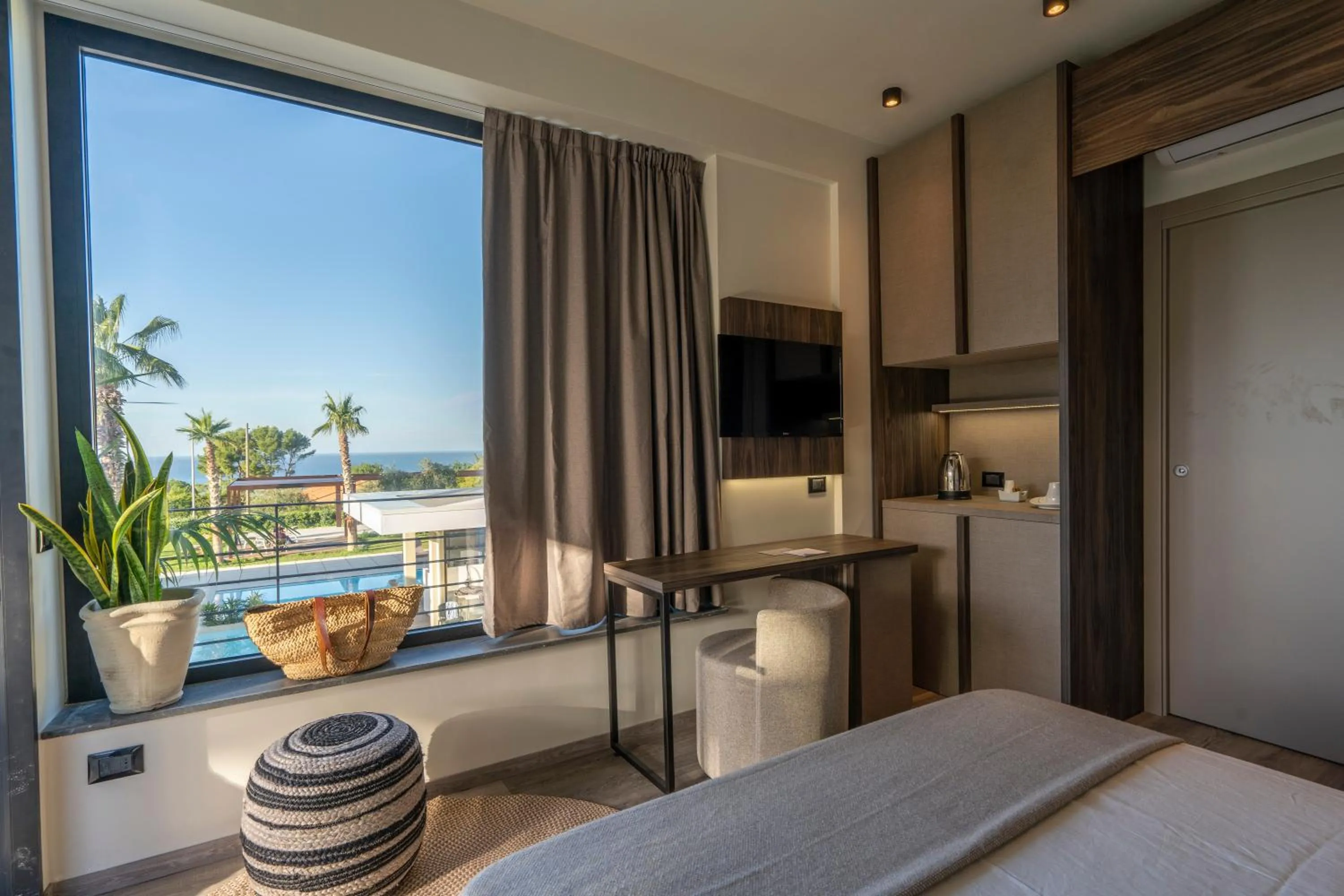 View (from property/room), Bed in Insulae Resort