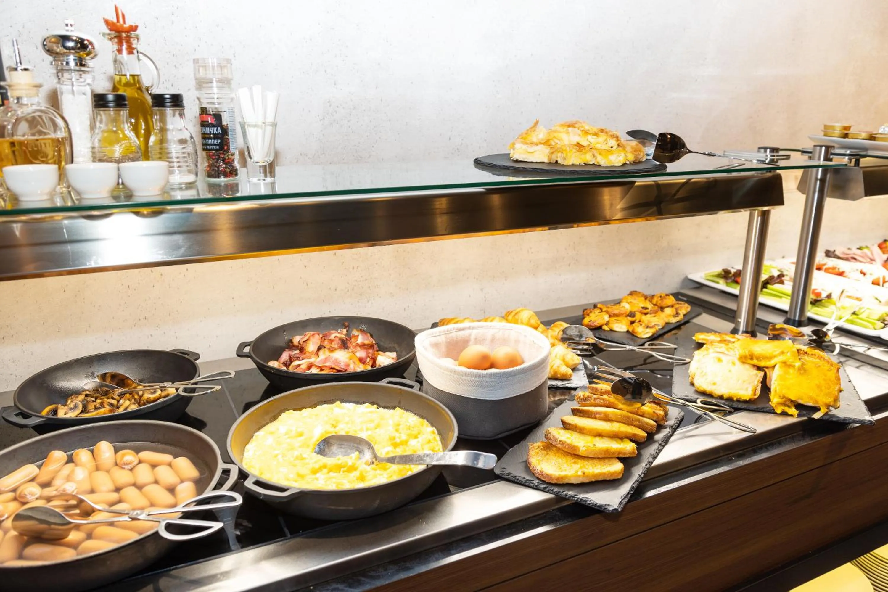 Breakfast in Abrazo Sofia Hotel by HMG