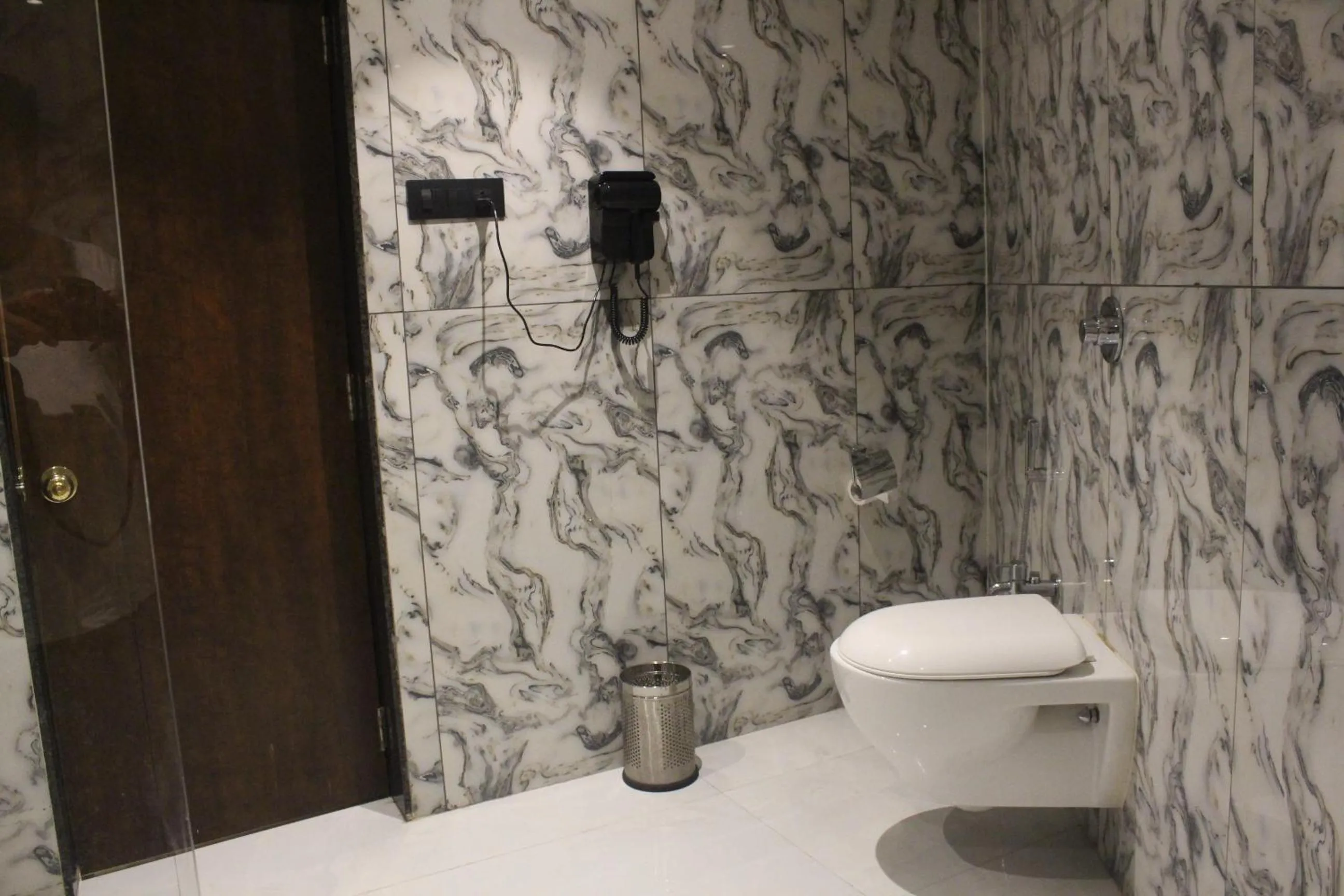 Toilet in Hotel Madhuban