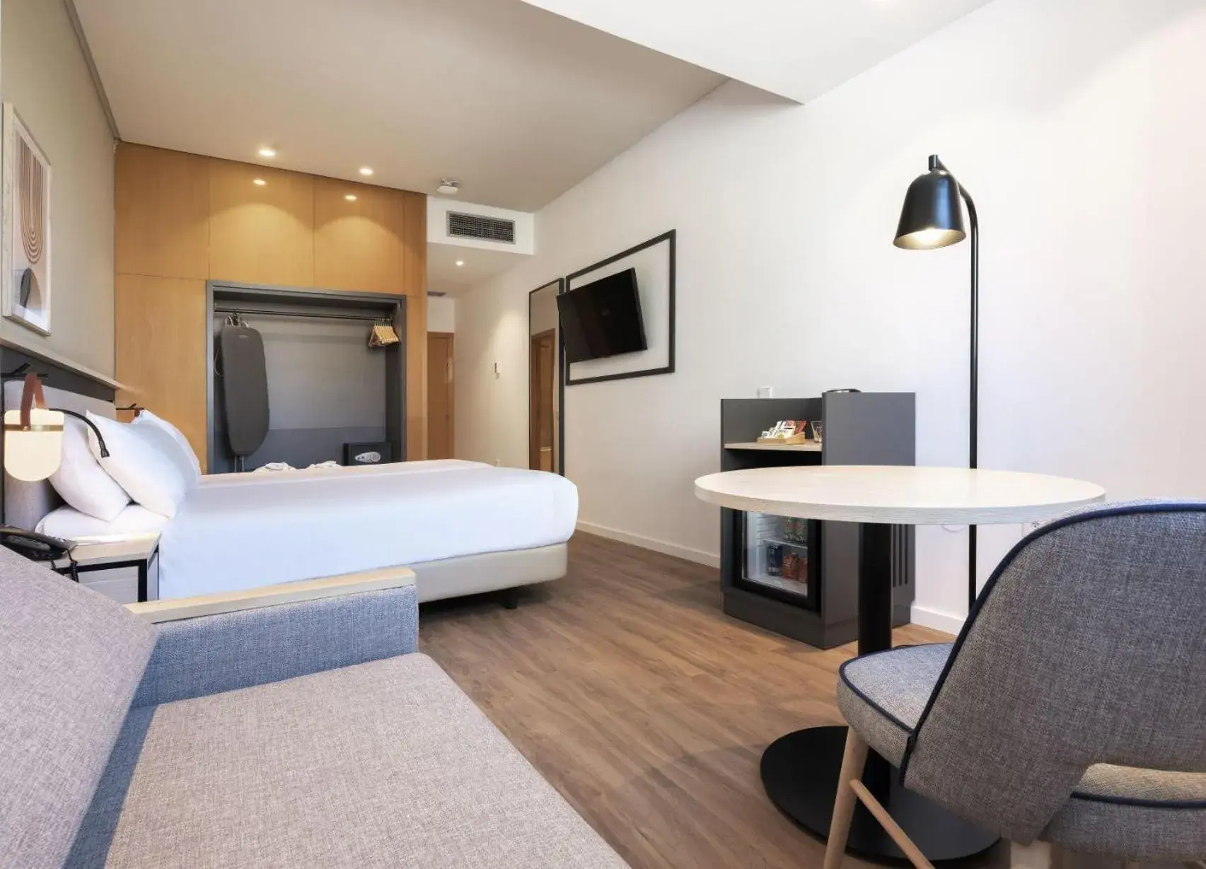 Bed in Hotel Málaga Alameda Centro Affiliated by Meliá Bed in Hotel Málaga Alameda Centro Affiliated by Meliá