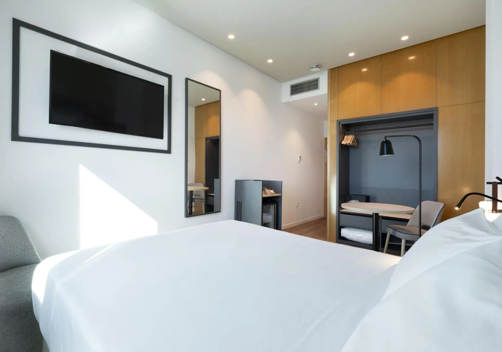 Bed in Hotel Málaga Alameda Centro Affiliated by Meliá