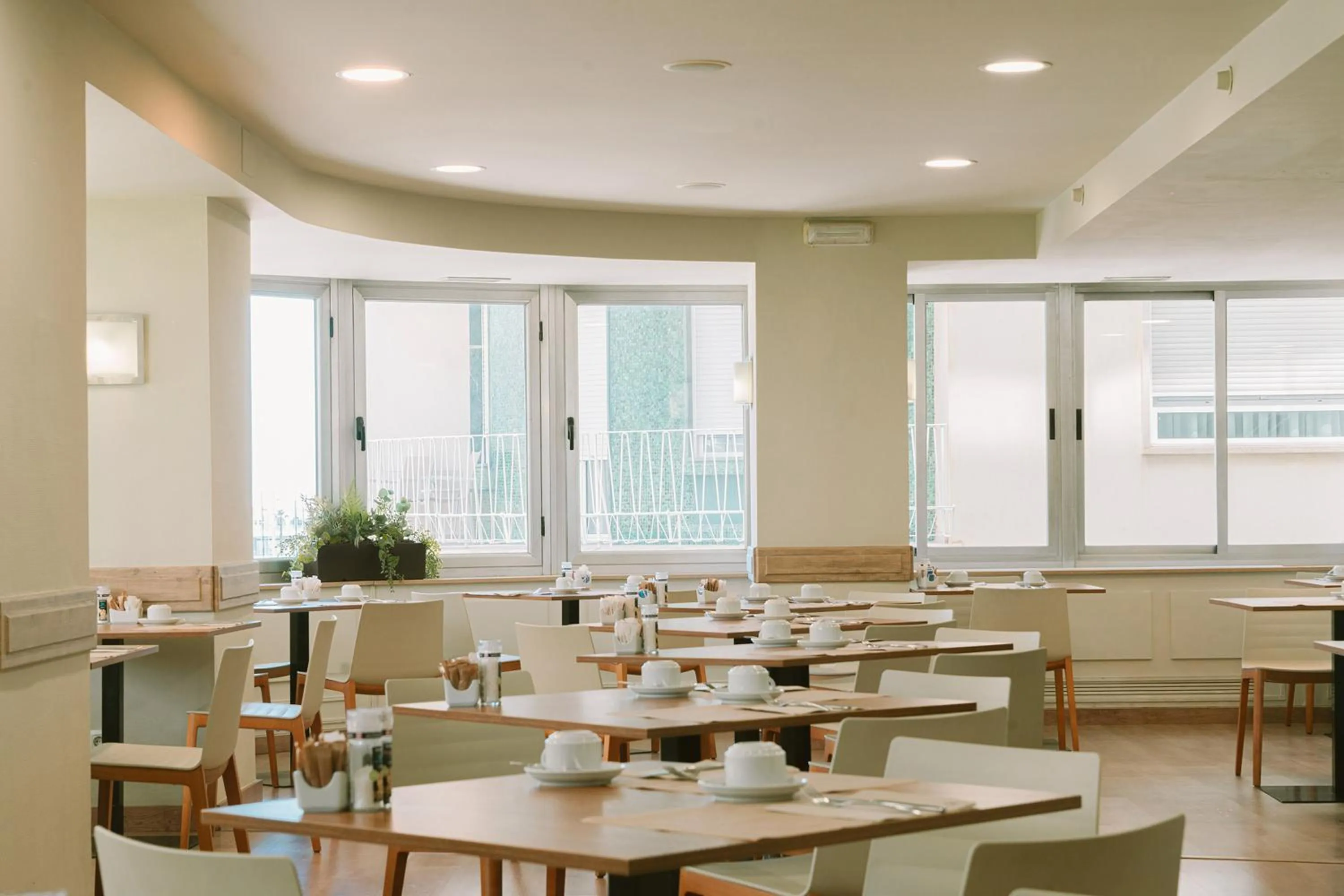 Property building in Hotel Alicante Gran Sol, affiliated by Meliá