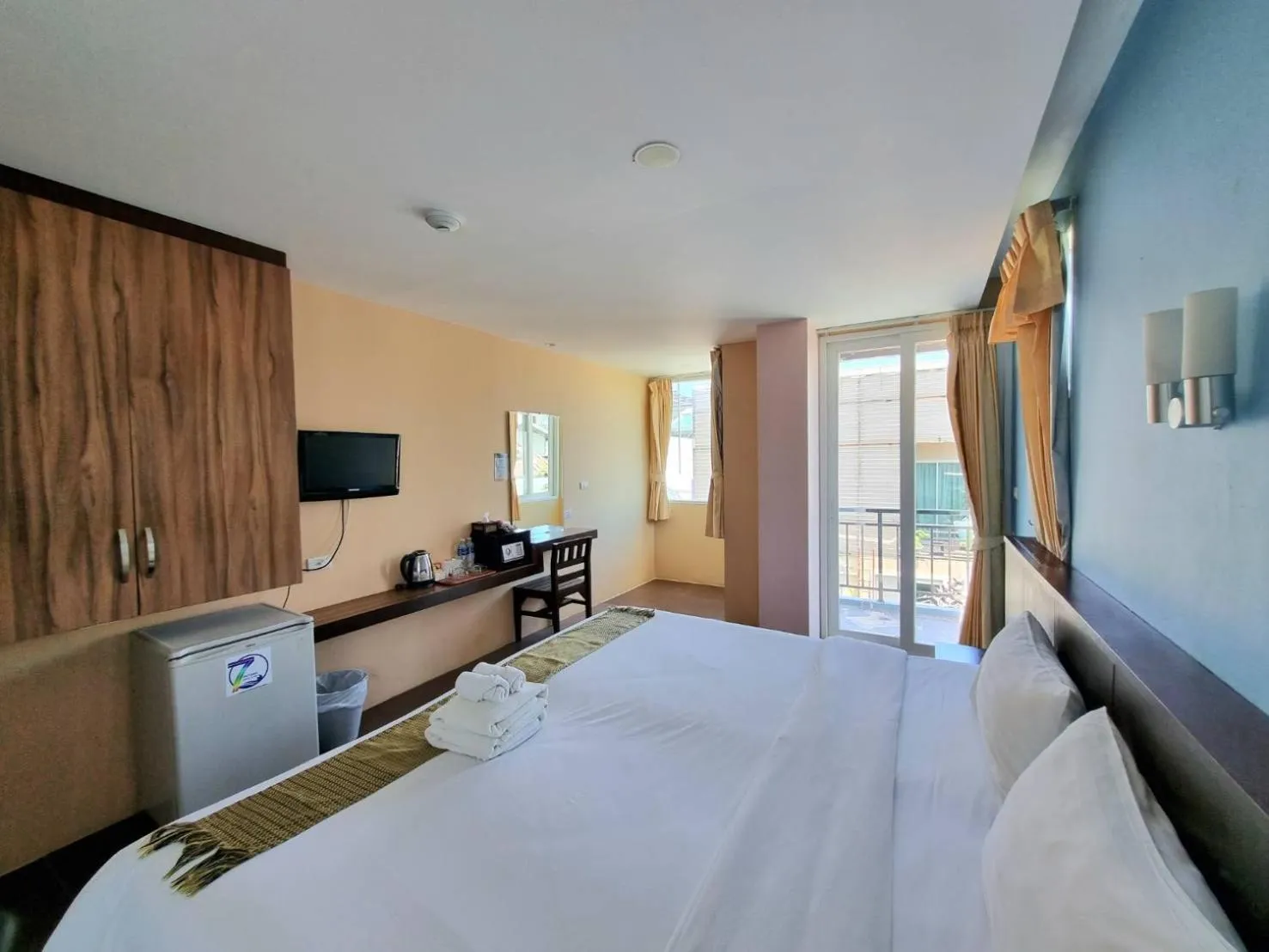 Bed in 77 Patong Hotel & Spa