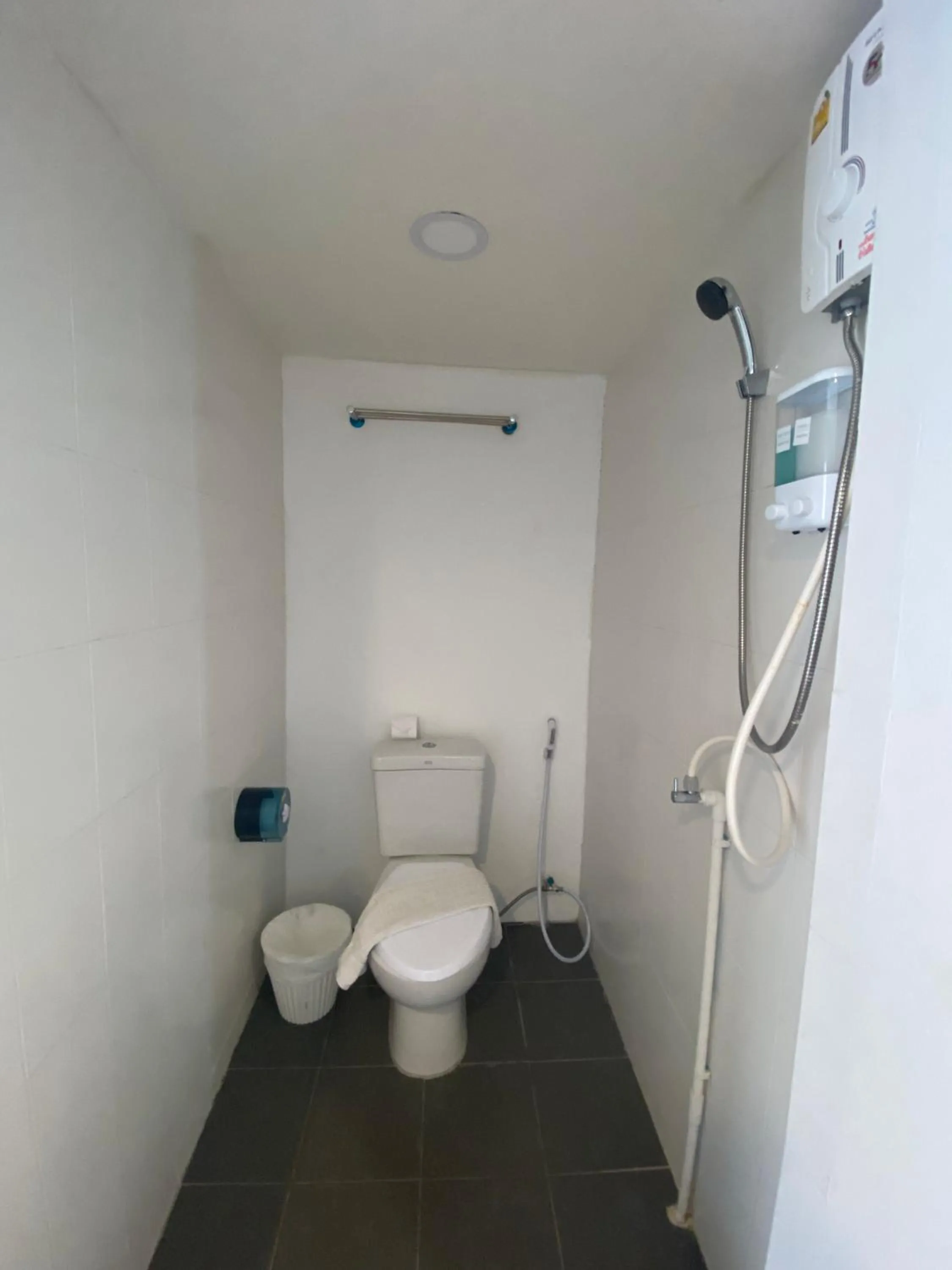 Shower in 77 Patong Hotel & Spa