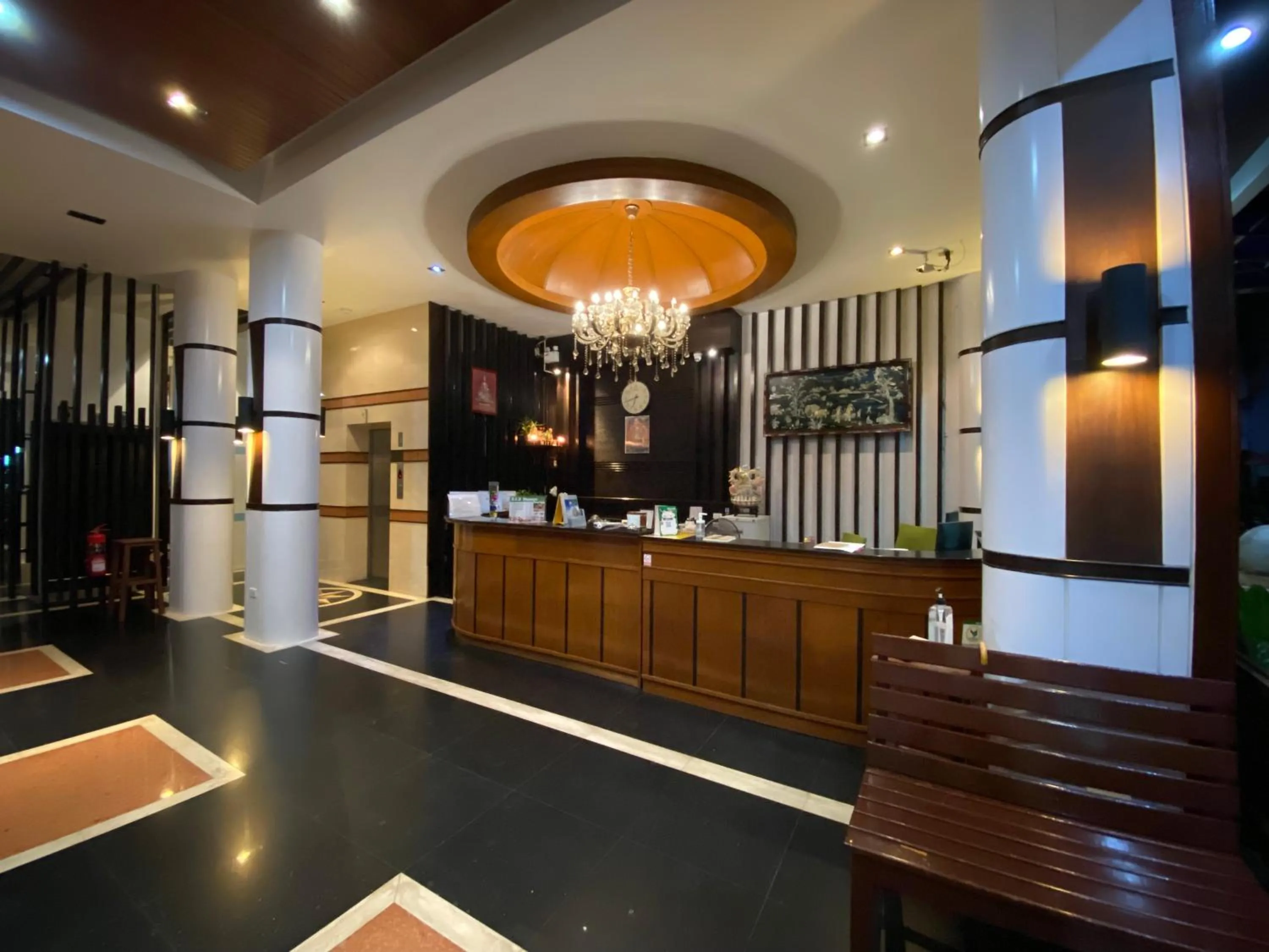Lobby or reception in 77 Patong Hotel & Spa