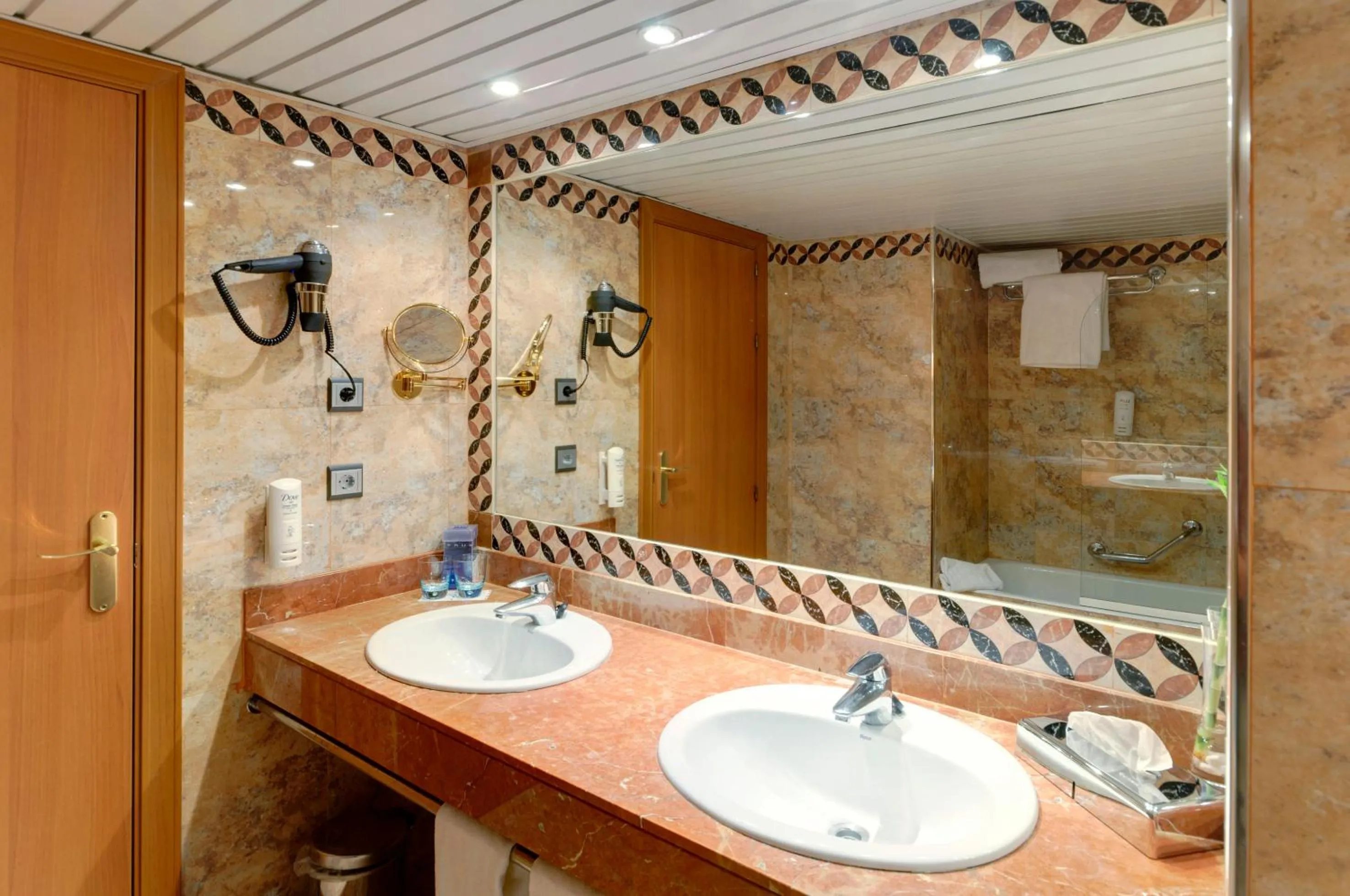 Shower in Hotel Palma Bellver , Affiliated by Meliá