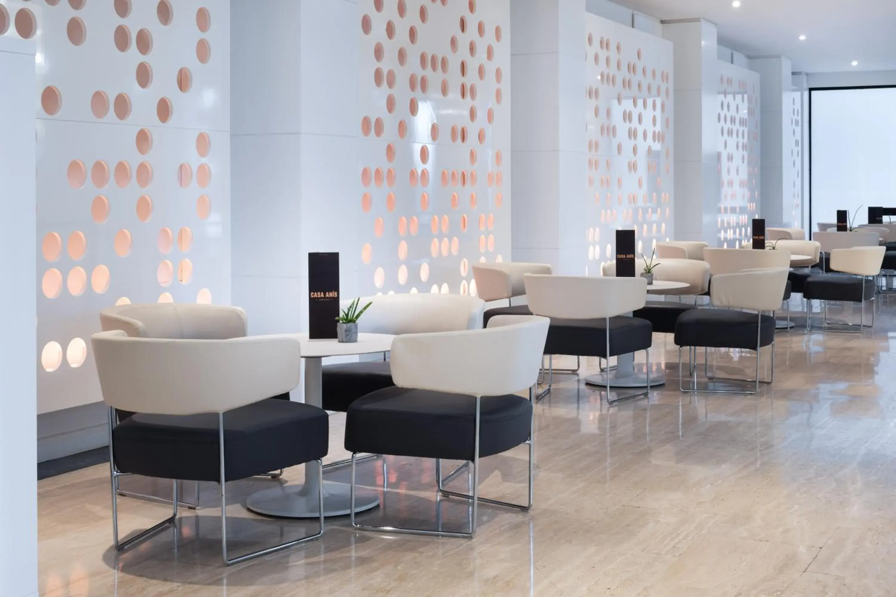 Lounge or bar in Hotel Palma Bellver , Affiliated by Meliá Lounge or bar in Hotel Palma Bellver , Affiliated by Meliá