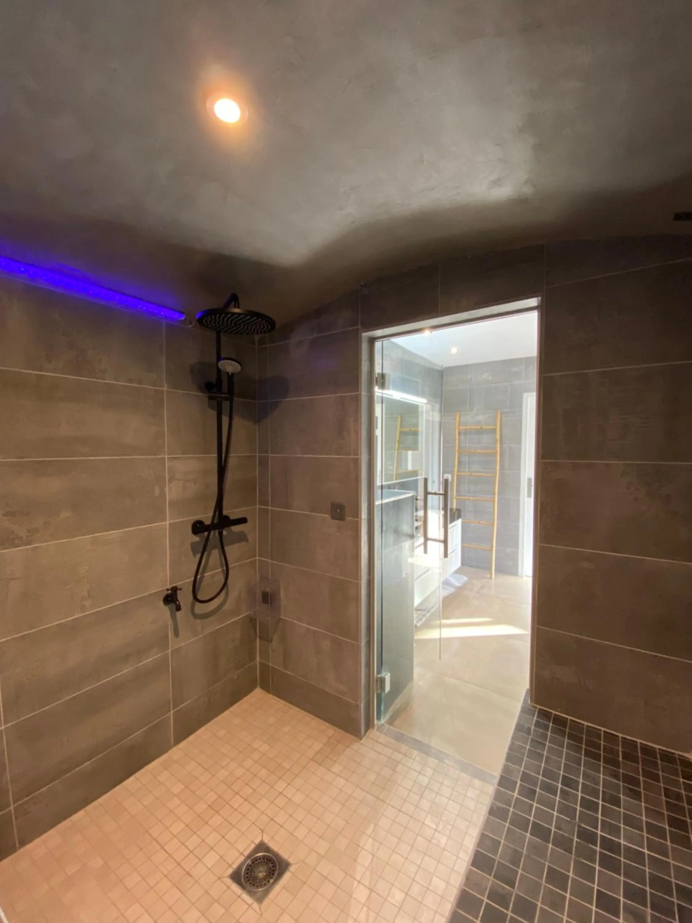 Shower in Appartement Carpe diem