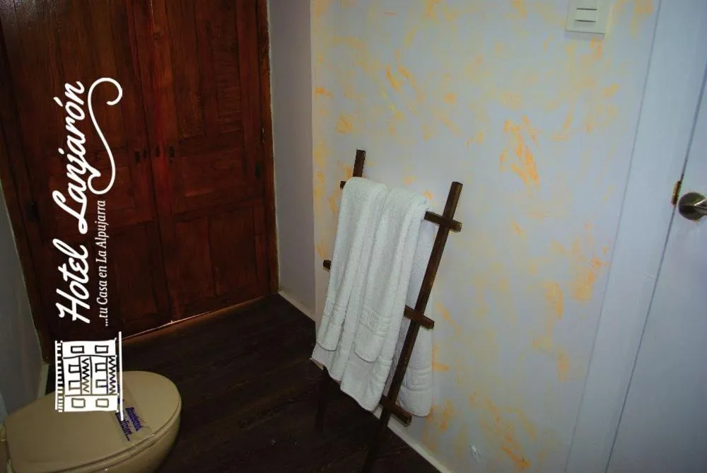 Toilet in Hotel Lanjaron