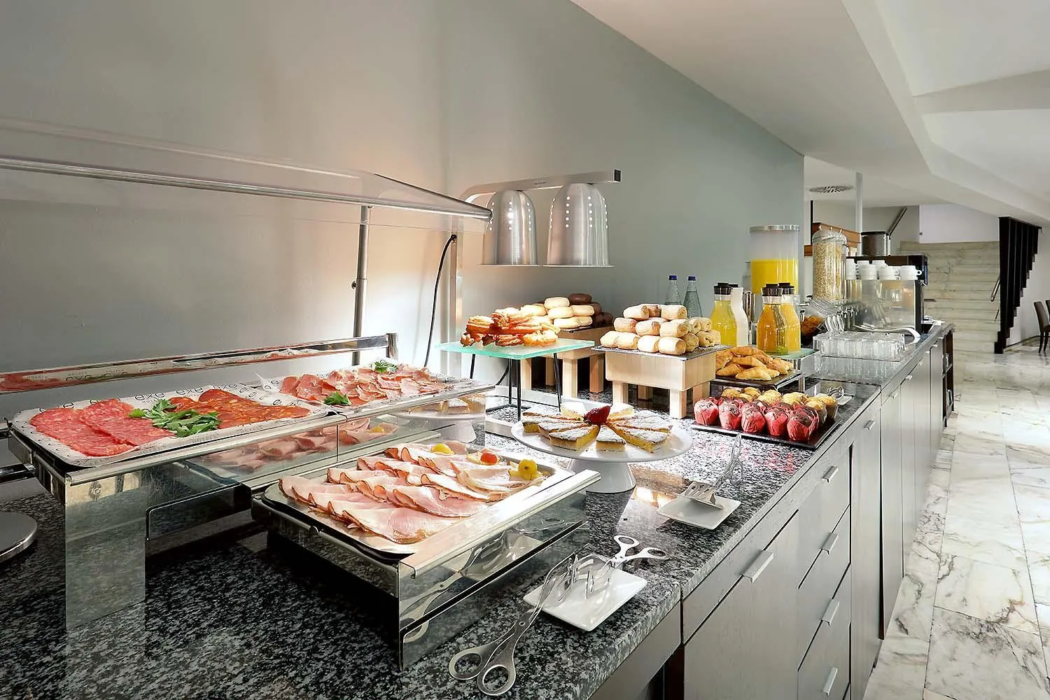 Lounge or bar in Exe Isla Cartuja