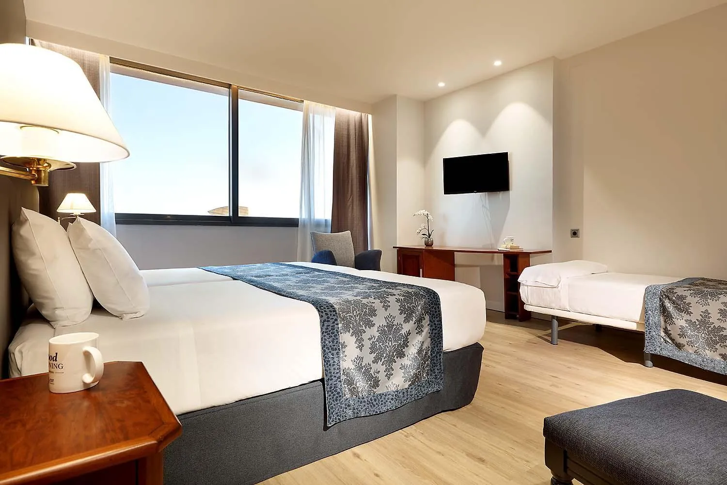 Bed in Exe Isla Cartuja