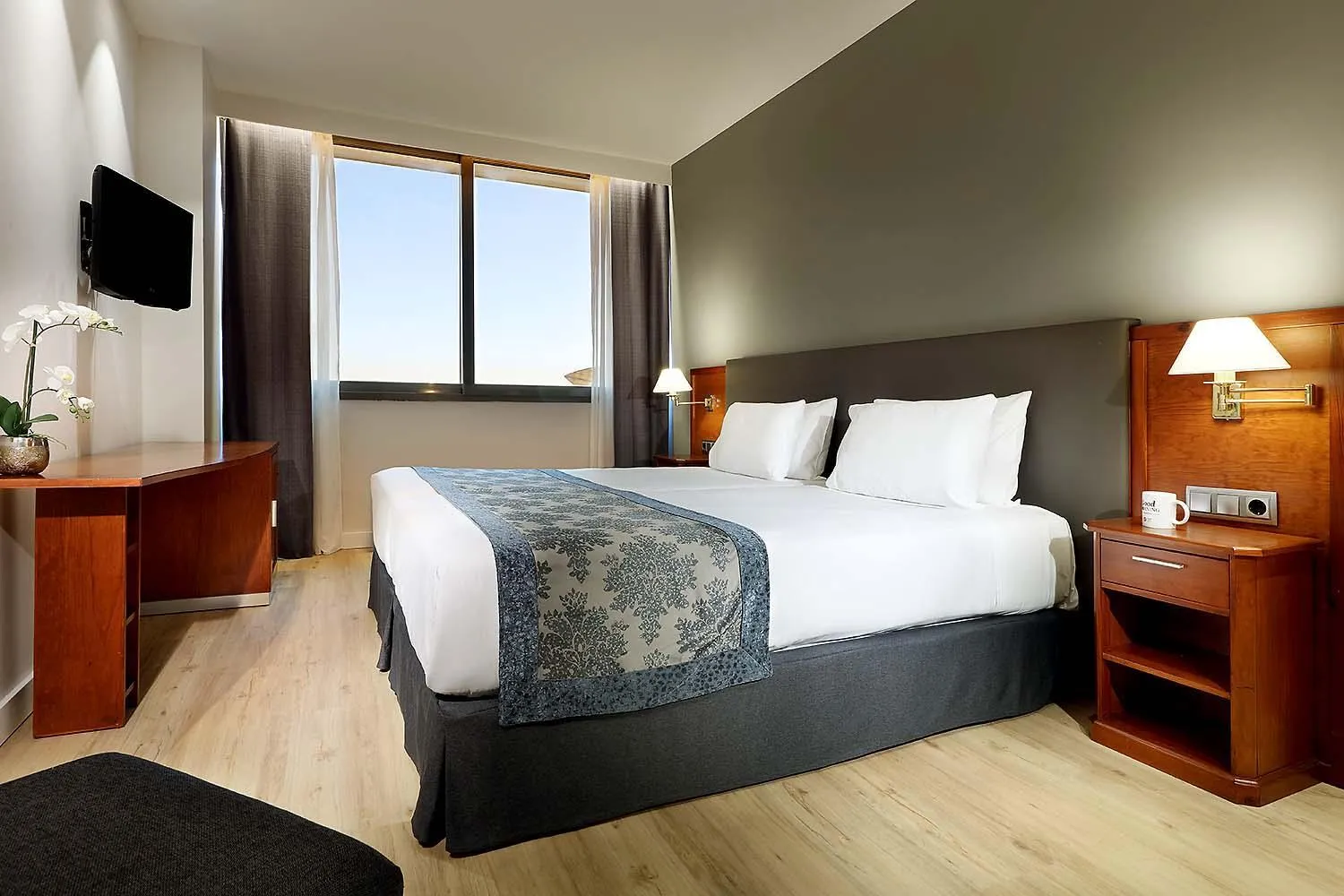 Bed in Exe Isla Cartuja