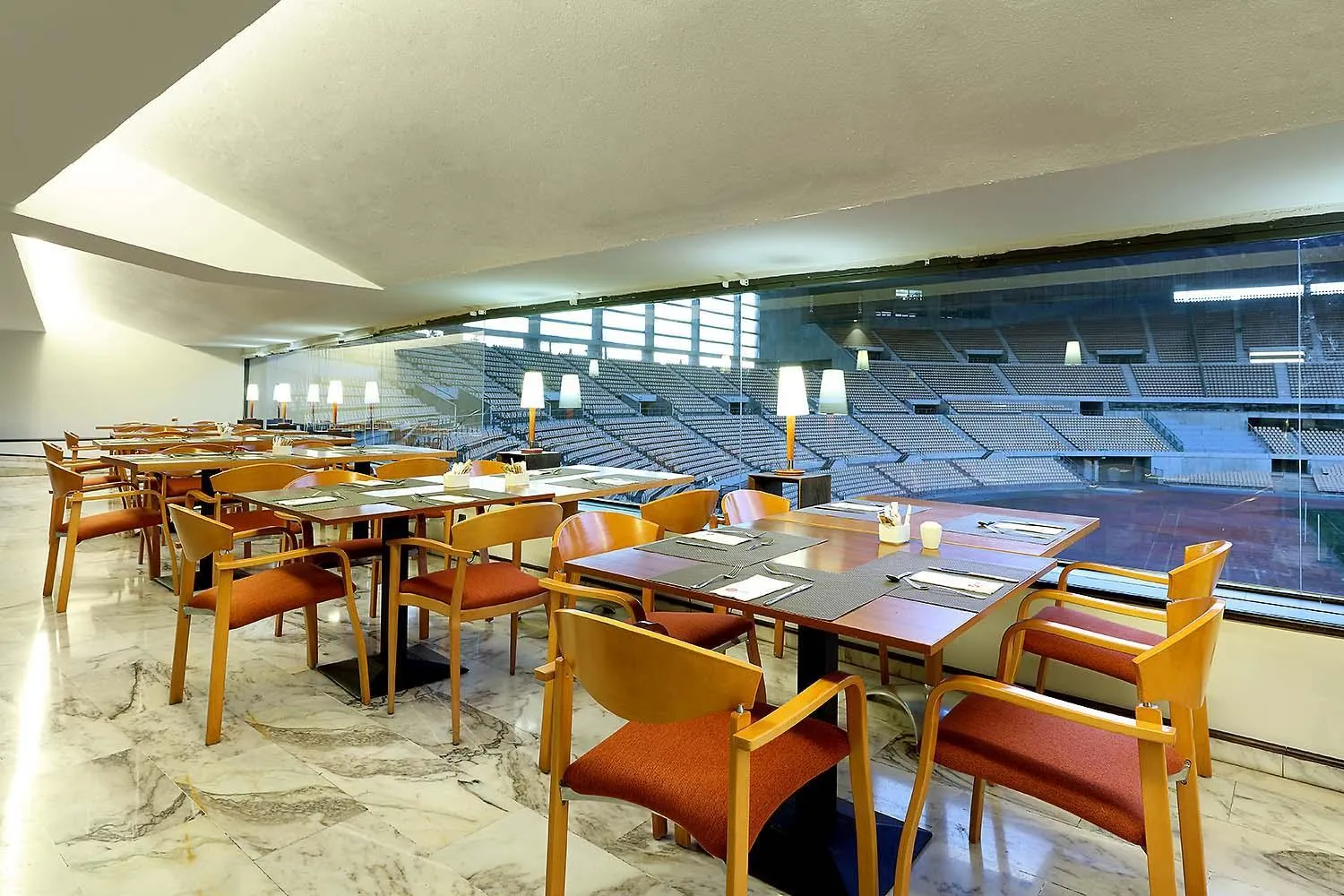 Restaurant/places to eat in Exe Isla Cartuja