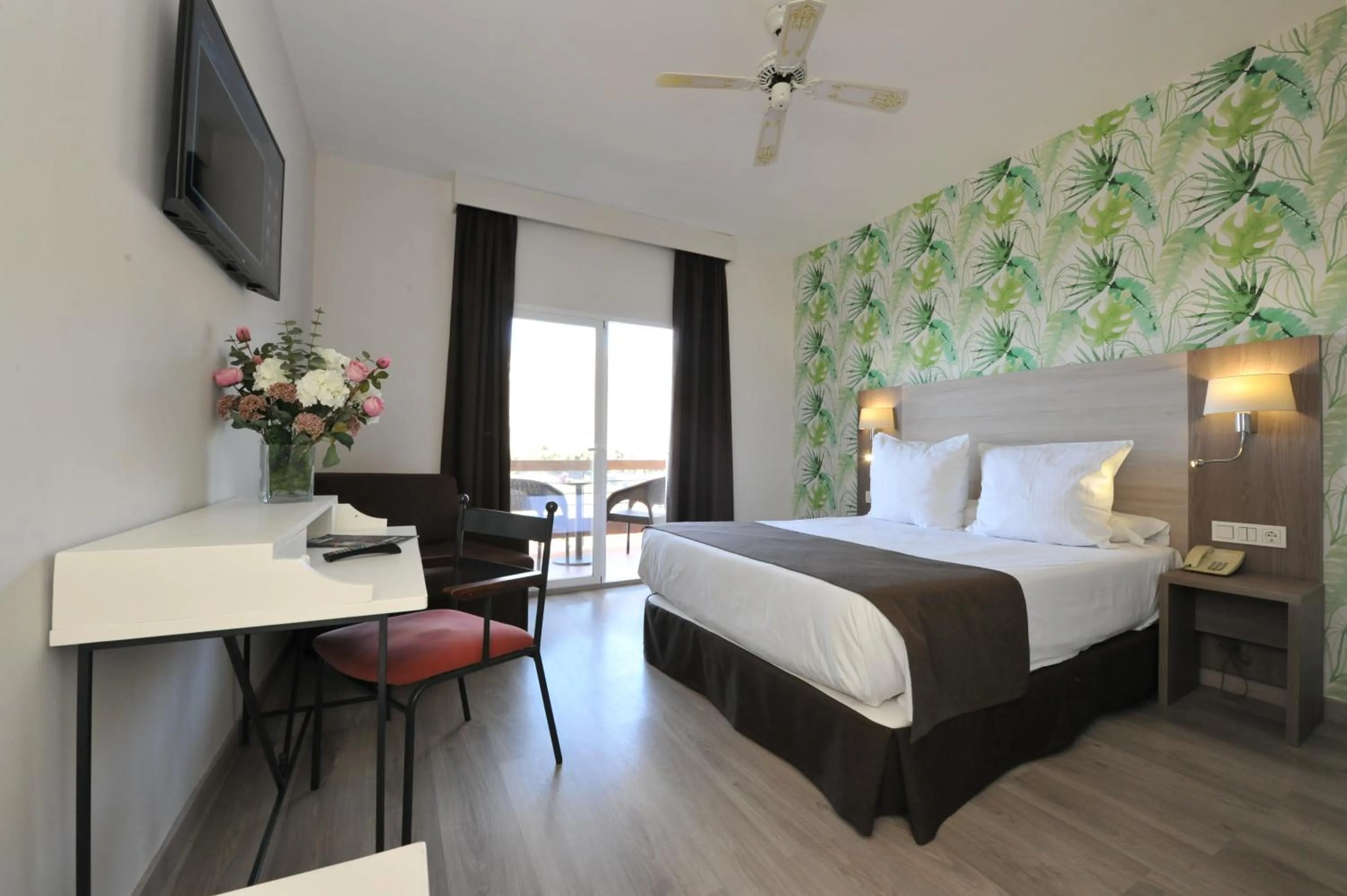 Bed in Hotel Salobreña Suites