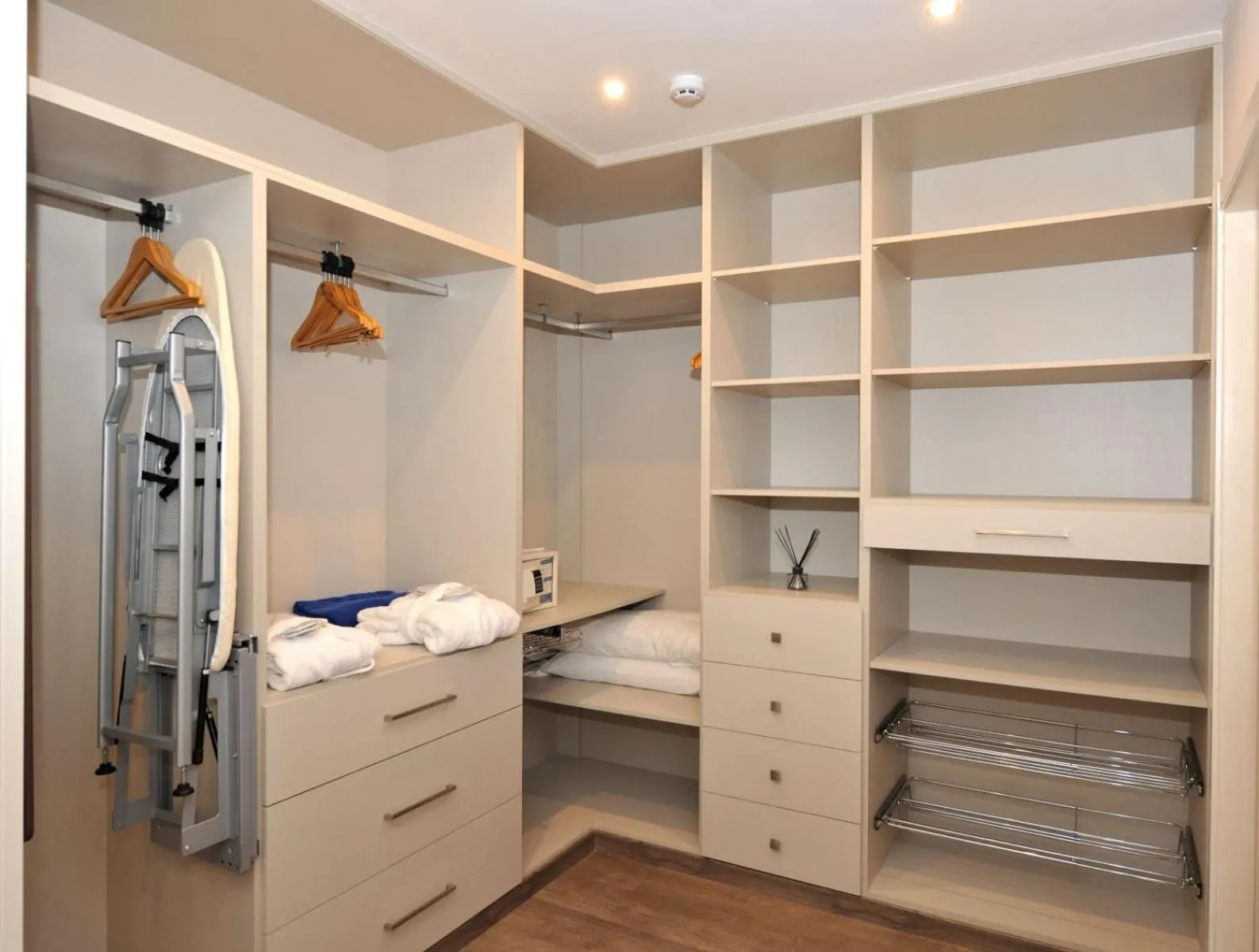 Hotel Salobreña Suites