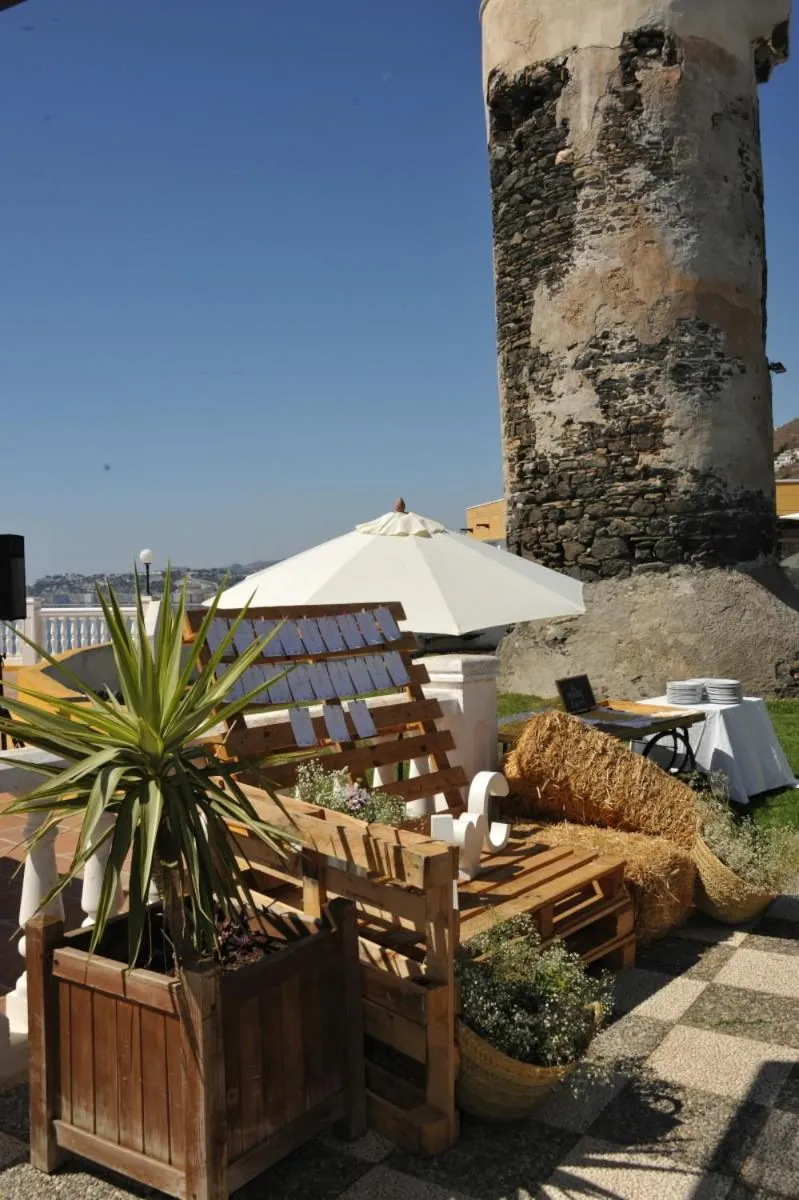 Garden in Hotel Salobreña Suites