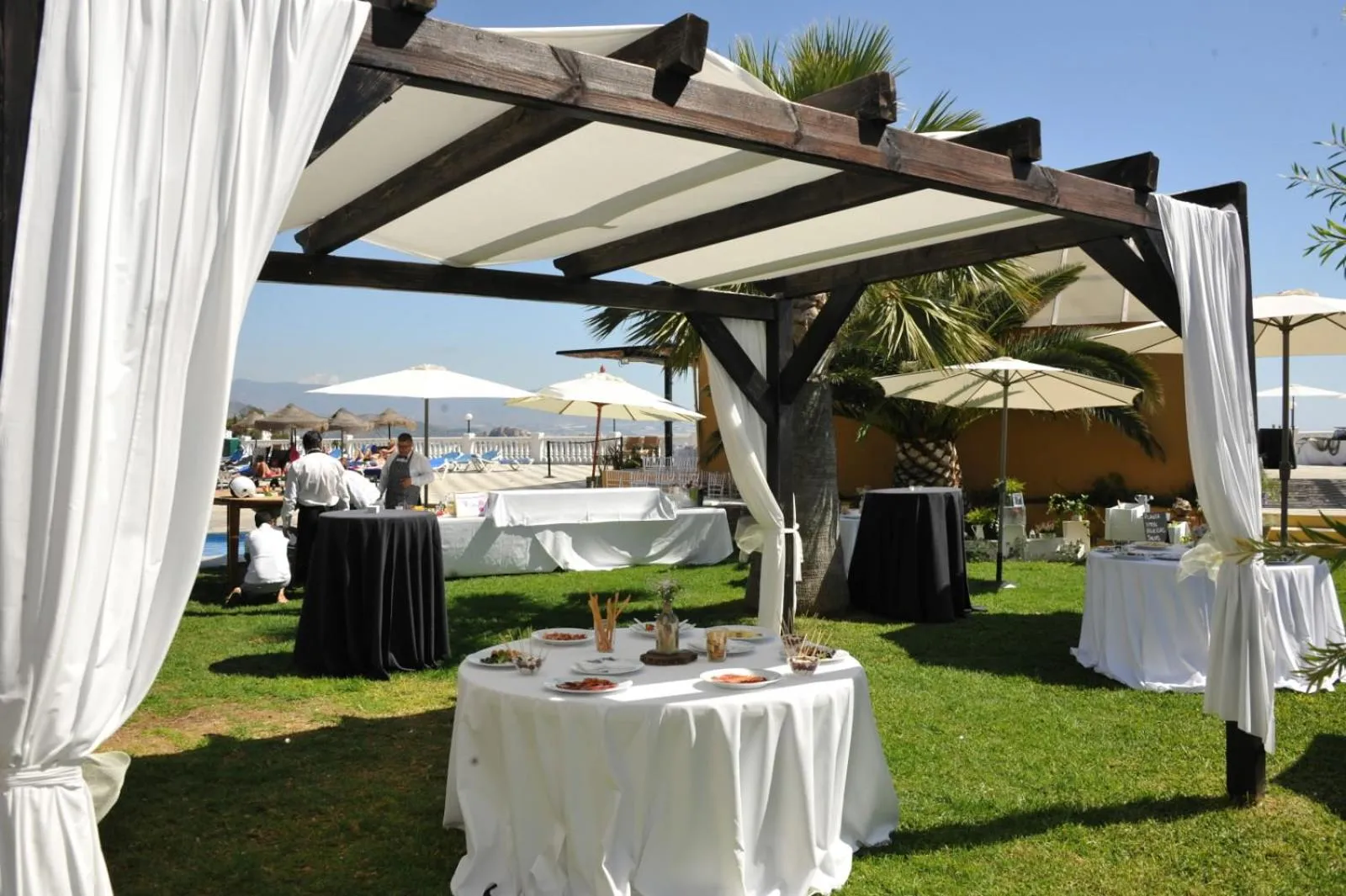 Garden in Hotel Salobreña Suites