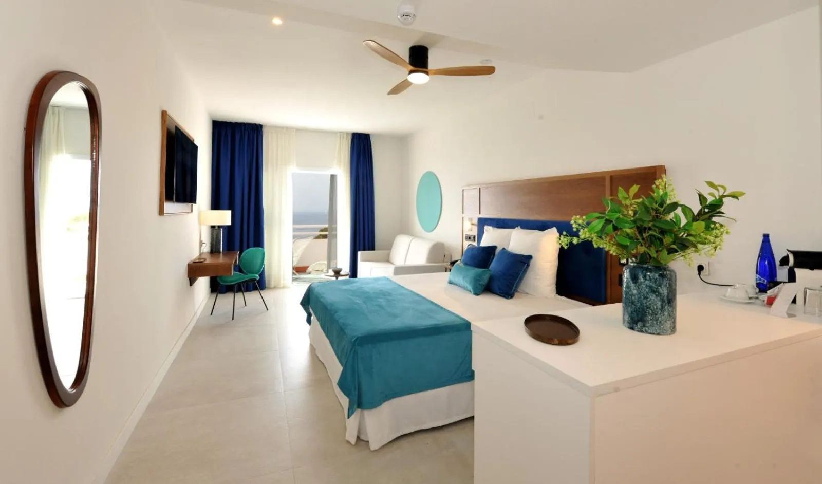 Bed in Hotel Salobreña Suites