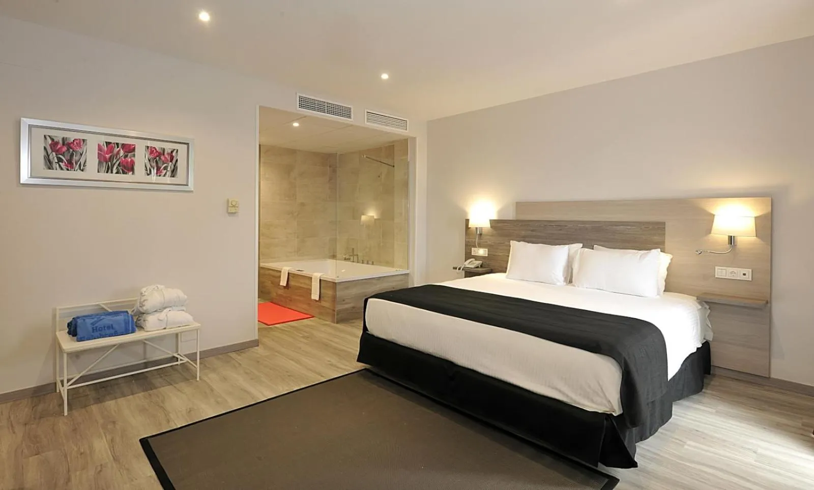 Bedroom, Bed in Hotel Salobreña Suites