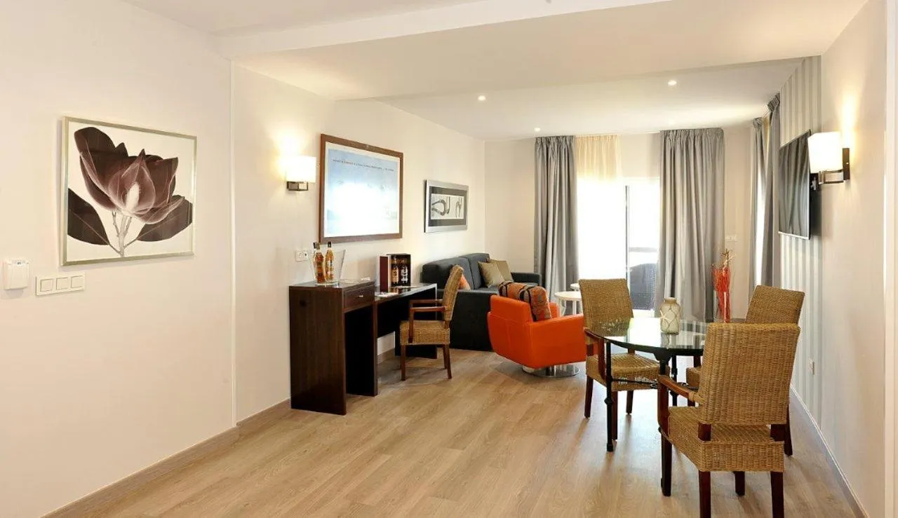 Hotel Salobreña Suites