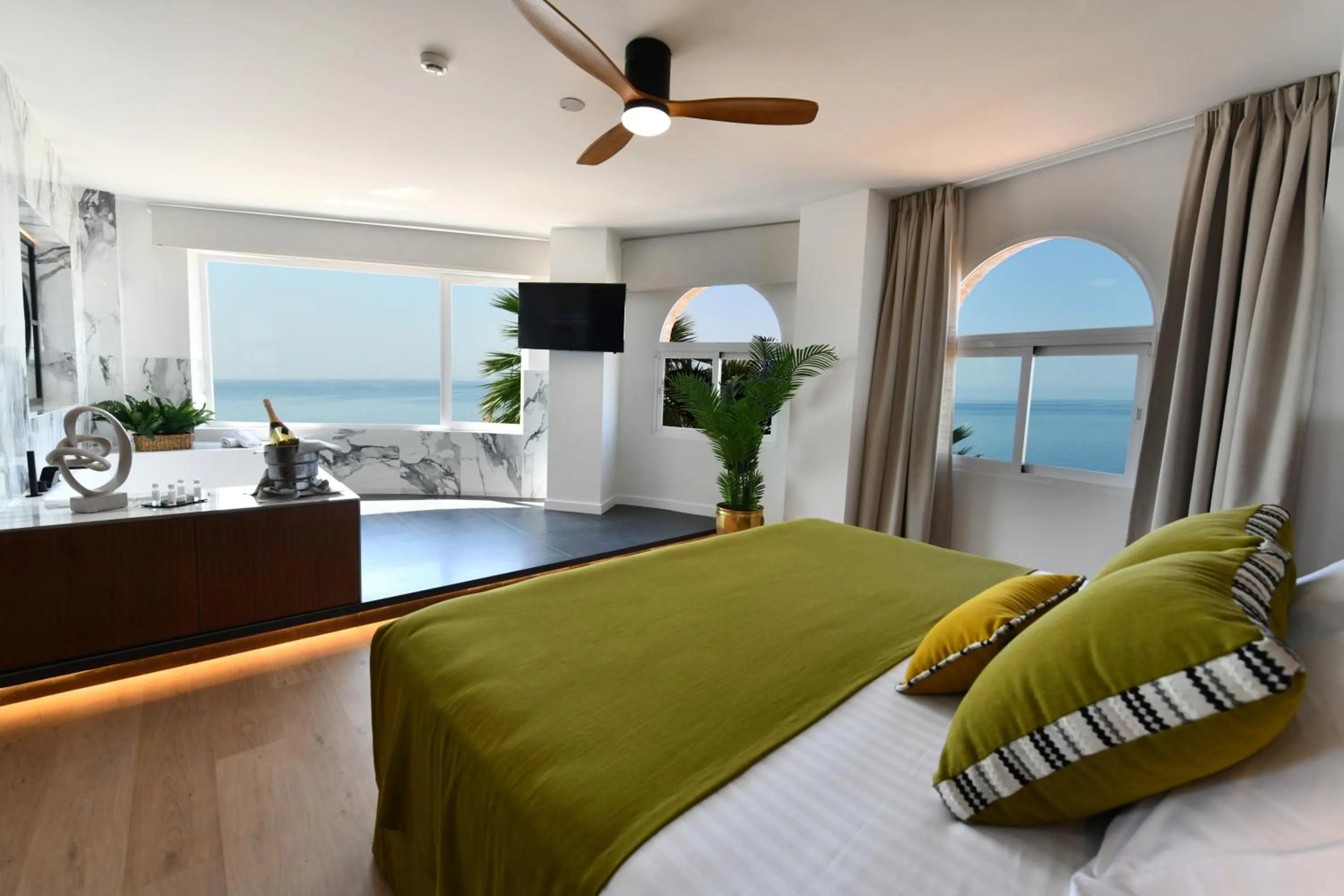 Bed in Hotel Salobreña Suites