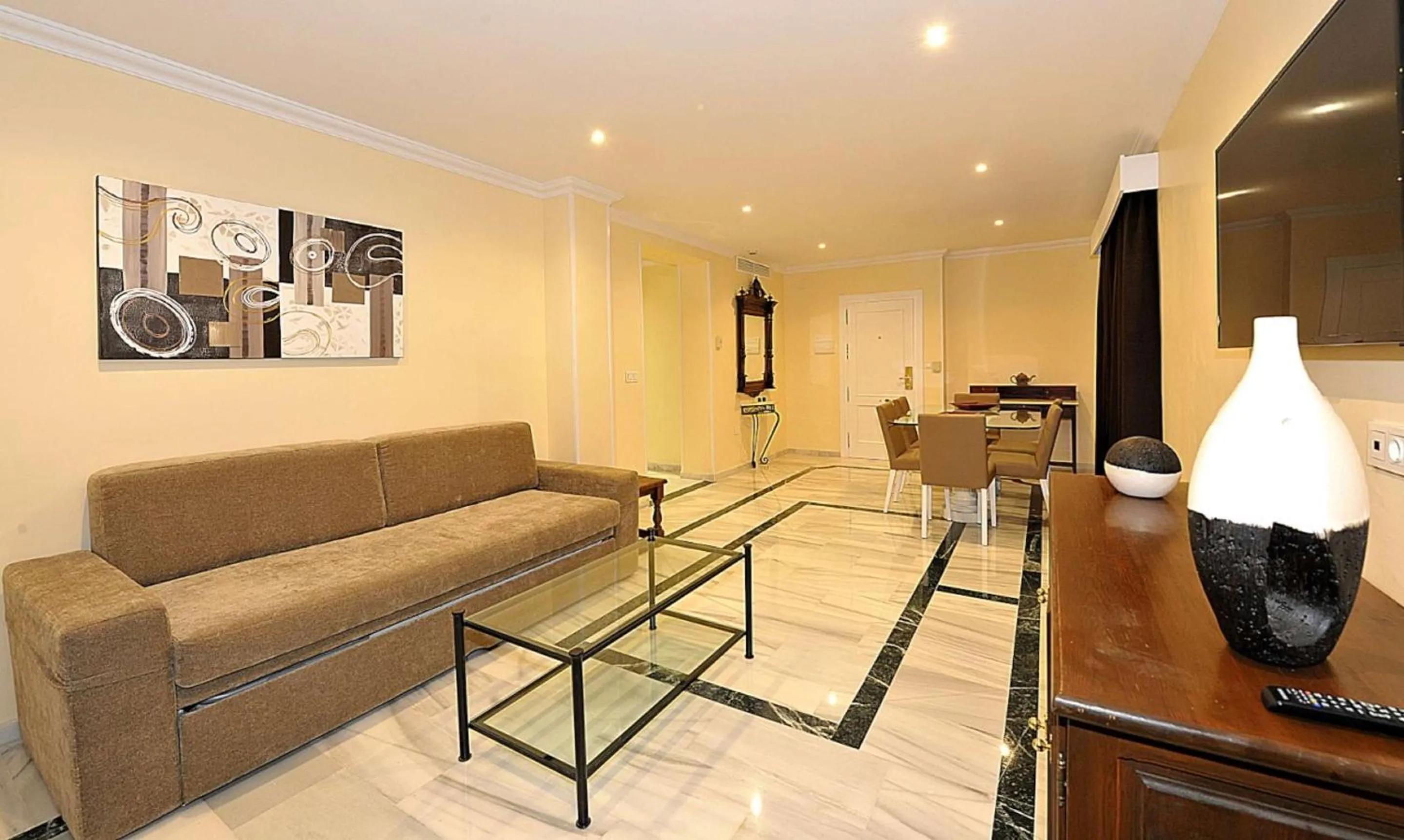 Photo of the whole room in Hotel Salobreña Suites