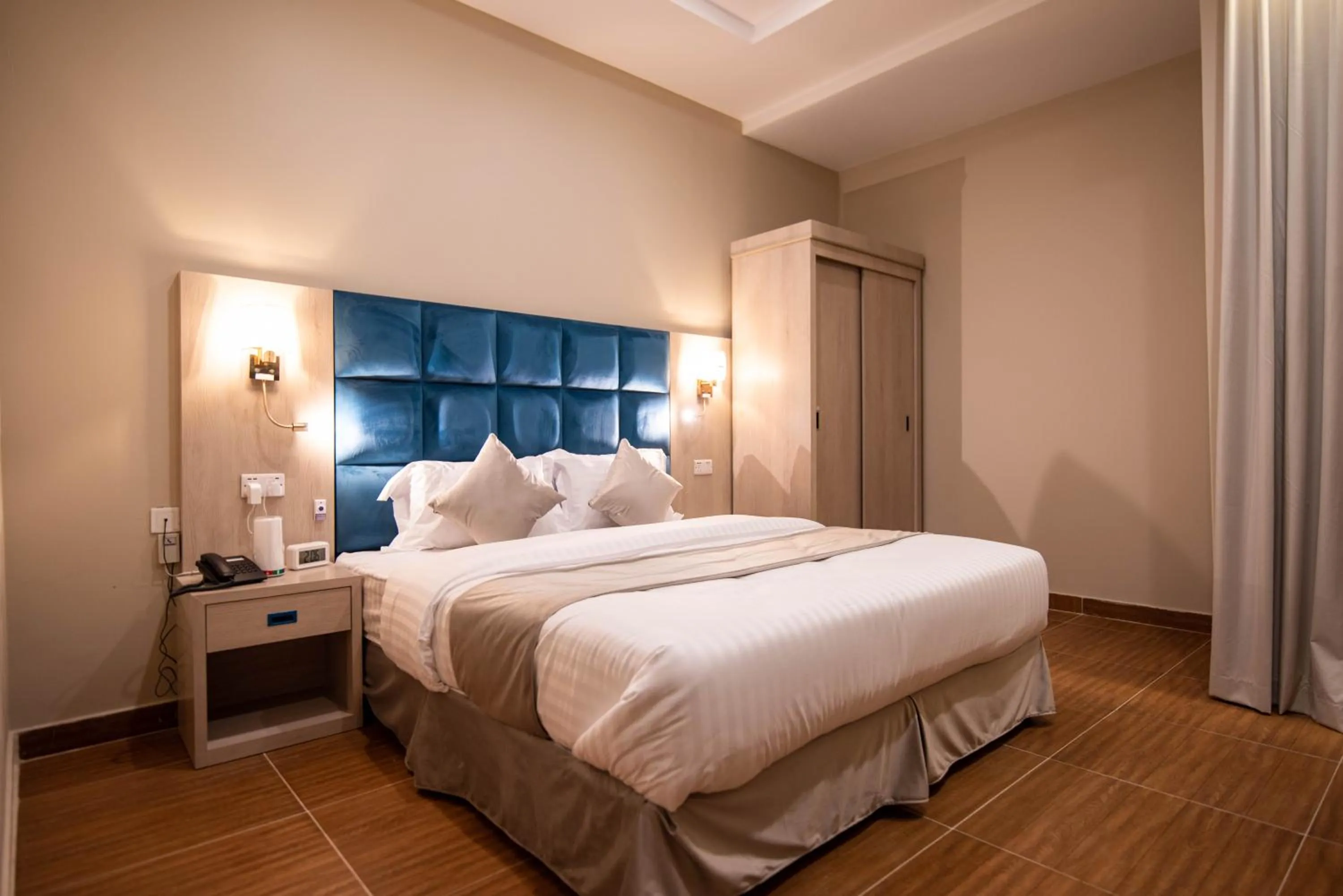 Bedroom, Bed in غرناطة بالاس ان للشقق المخدومة