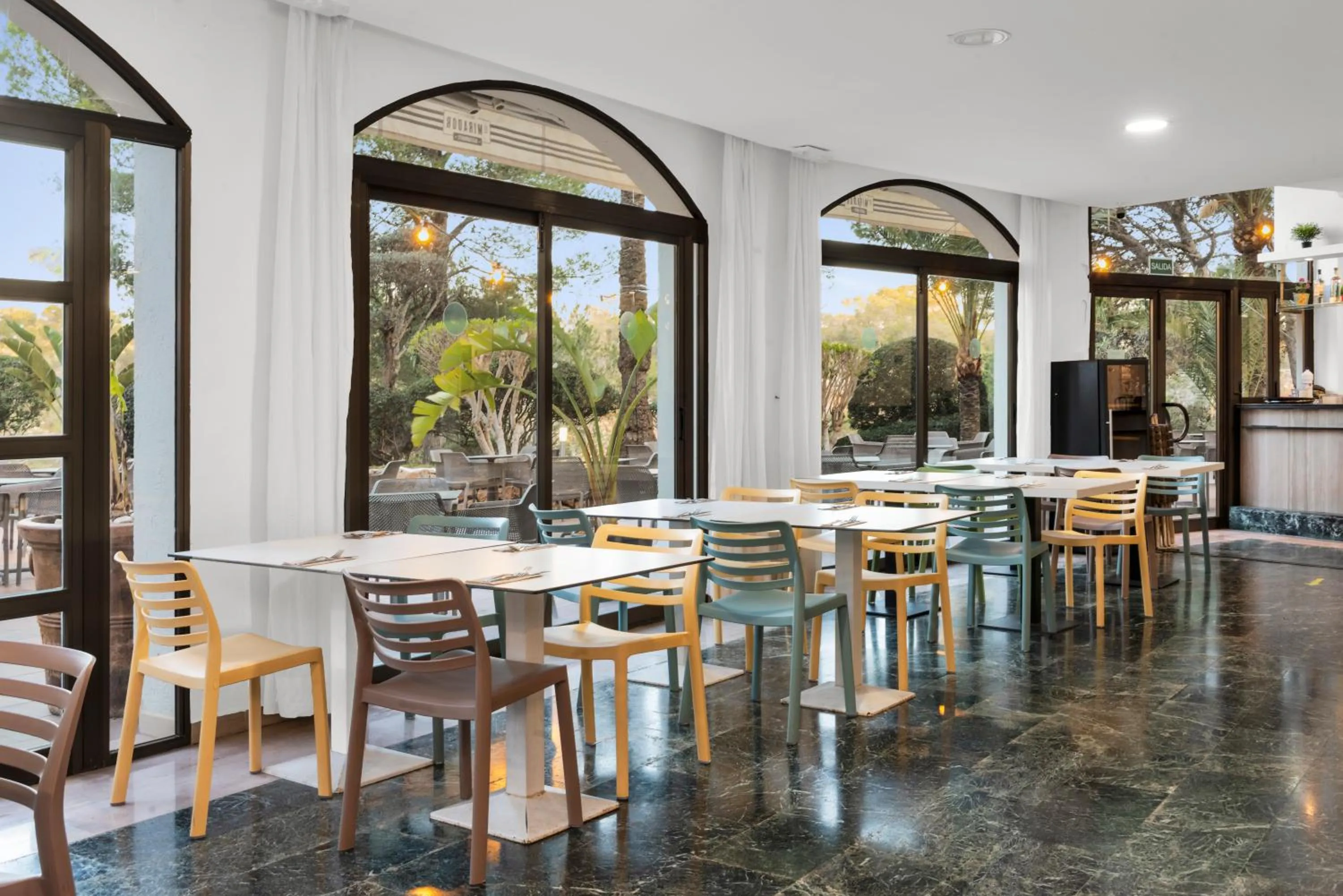 Restaurant/places to eat in Aparthotel Ona Cala Pi Club