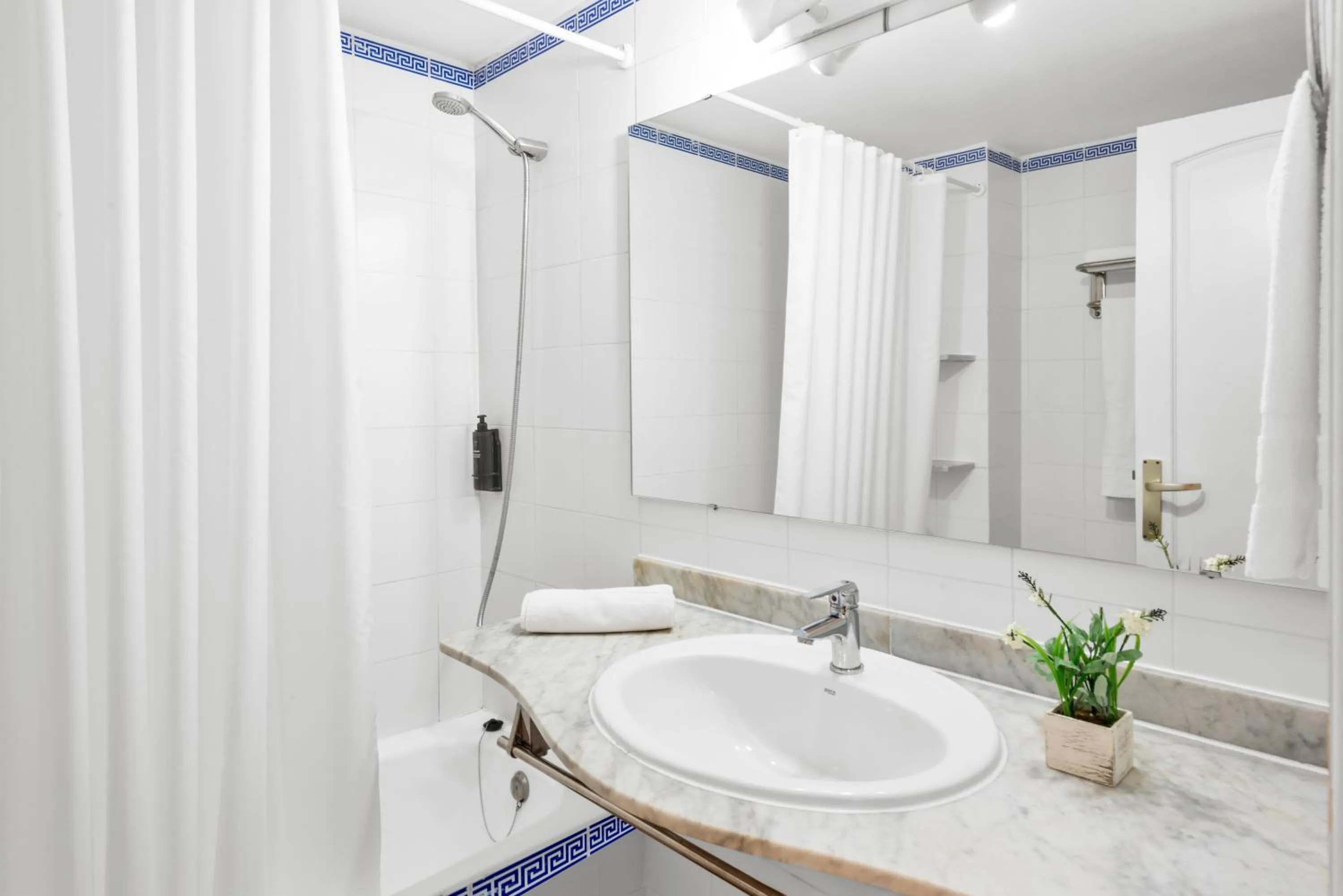 Bathroom in Aparthotel Ona Cala Pi Club