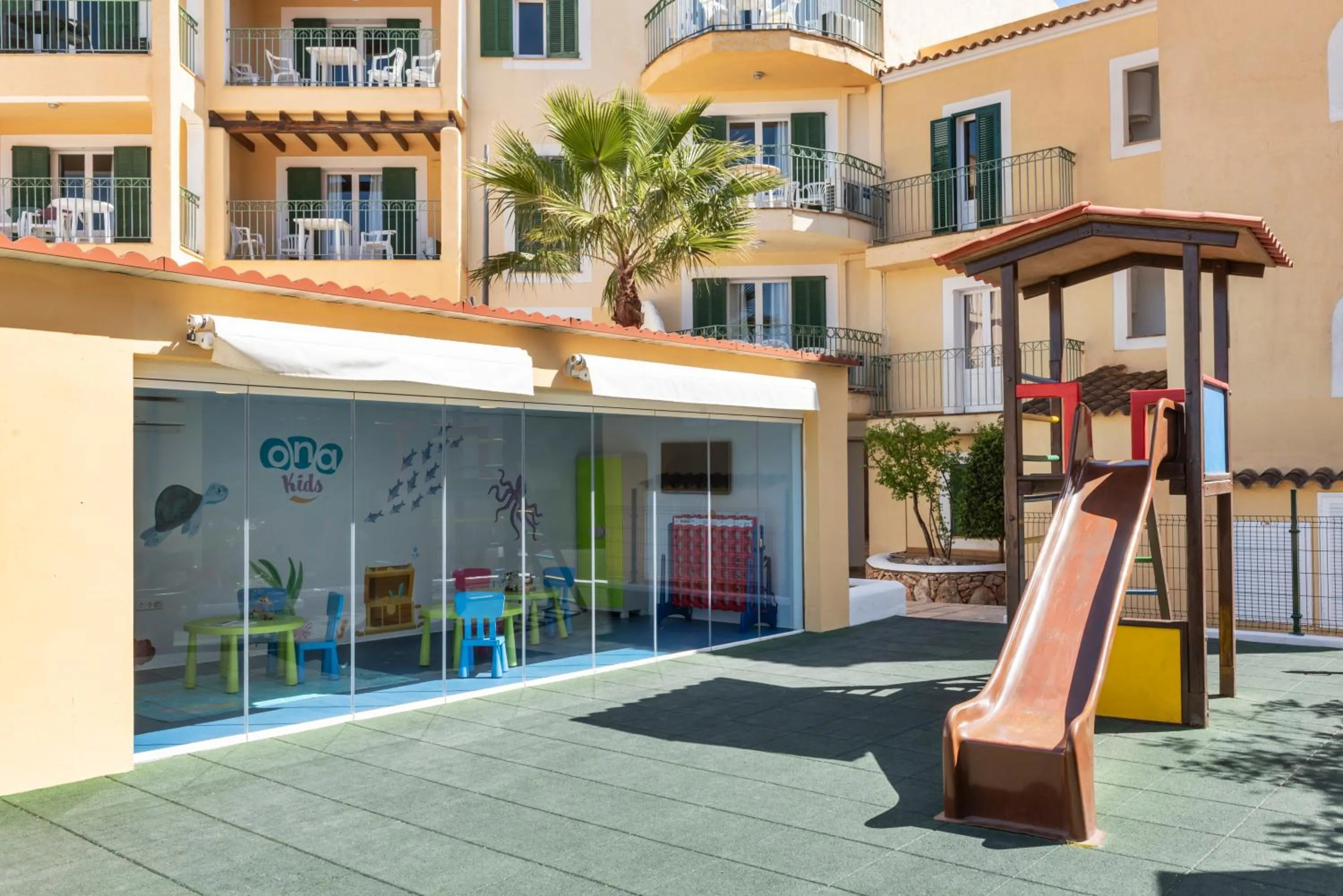 Kids's club in Aparthotel Ona Cala Pi Club
