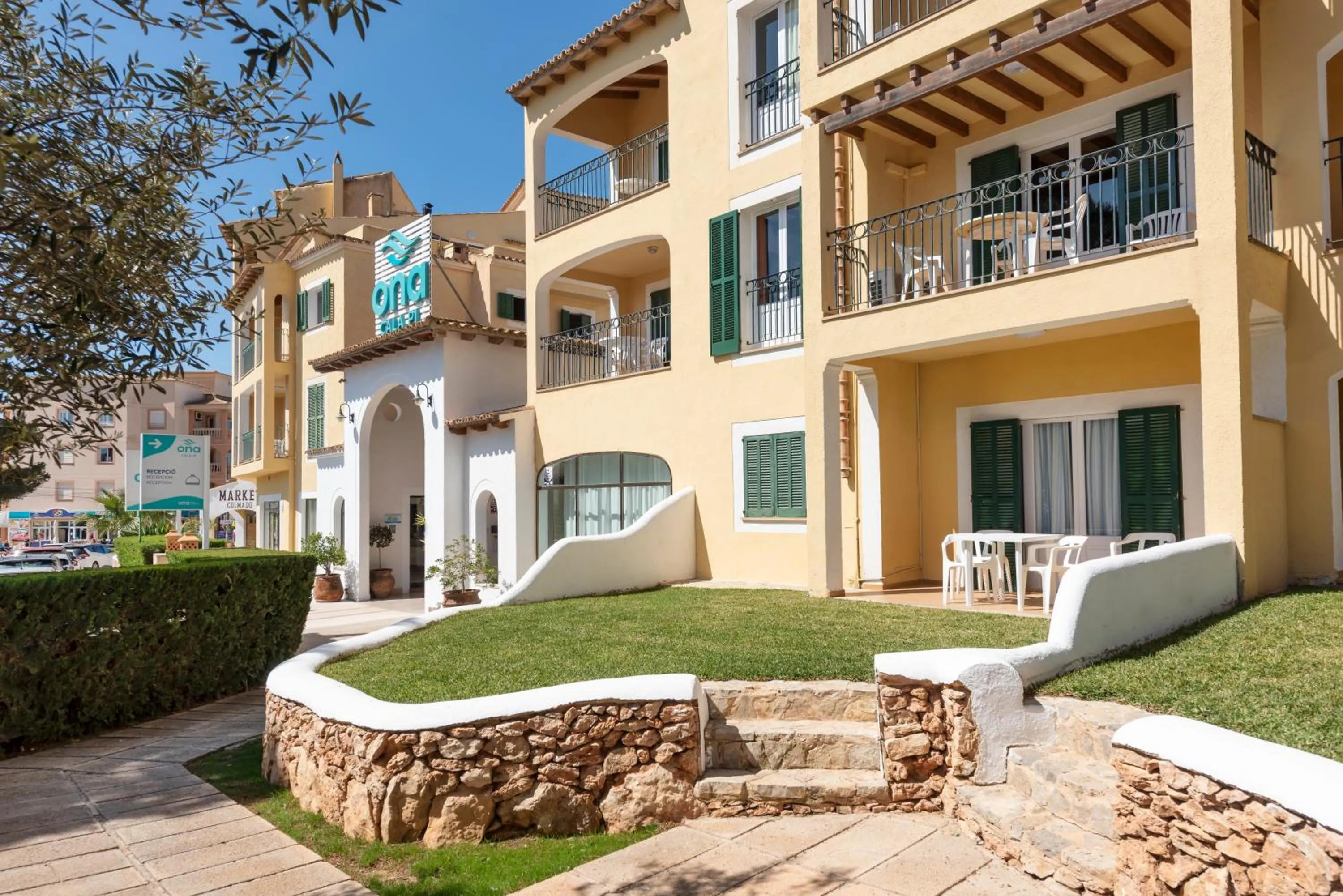 Property building in Aparthotel Ona Cala Pi Club