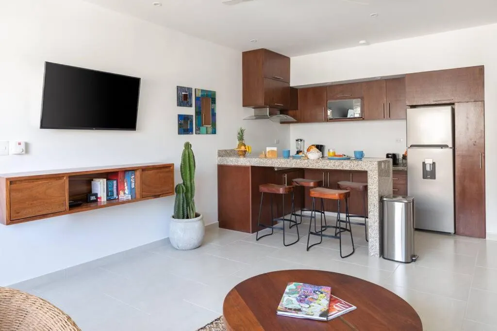 ZAAZIL, JUNGLE VIEW & GREAT POOL 100MB FIBER WIFI!