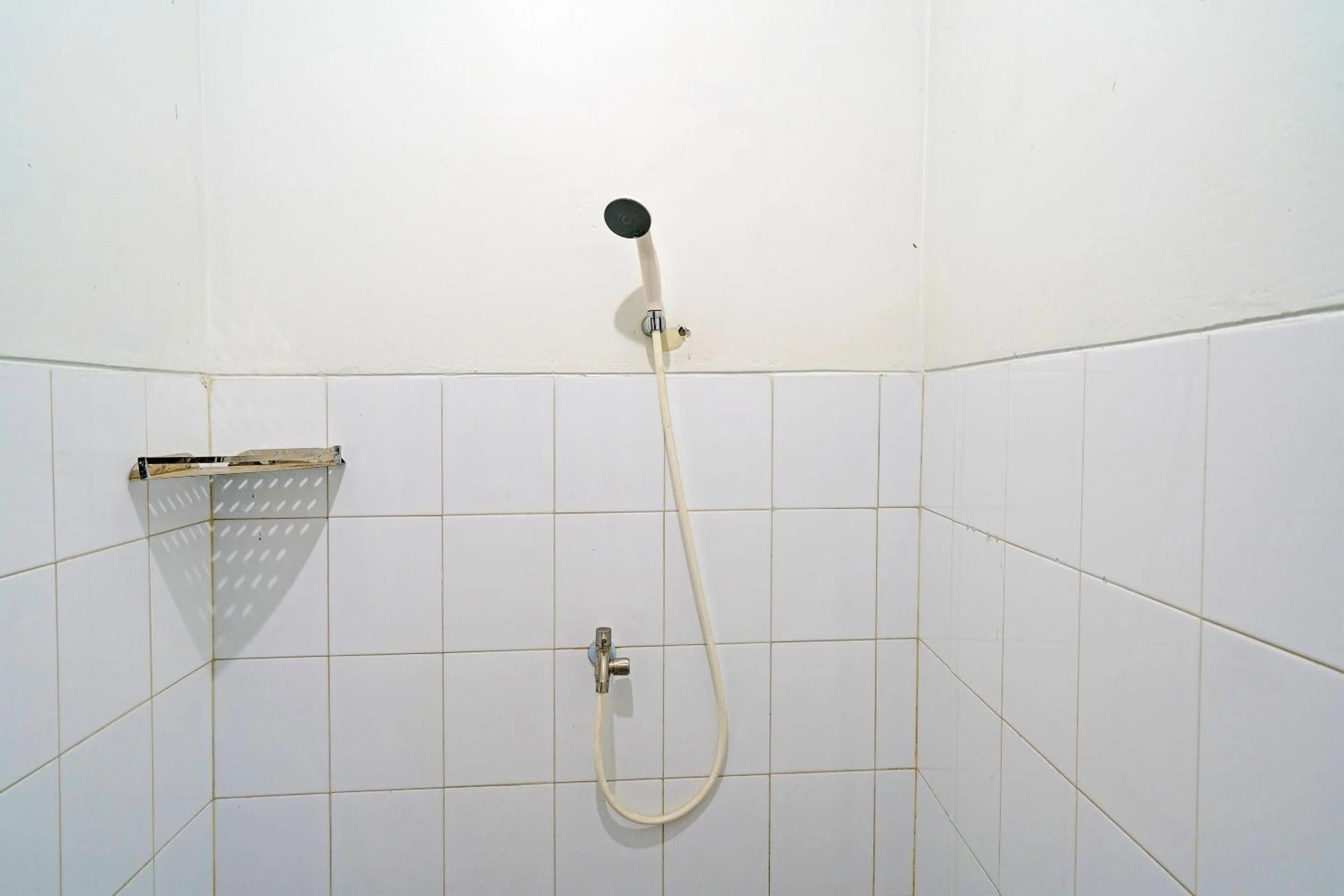 Bathroom in OYO Life 92589 Geusan Ulun Residence