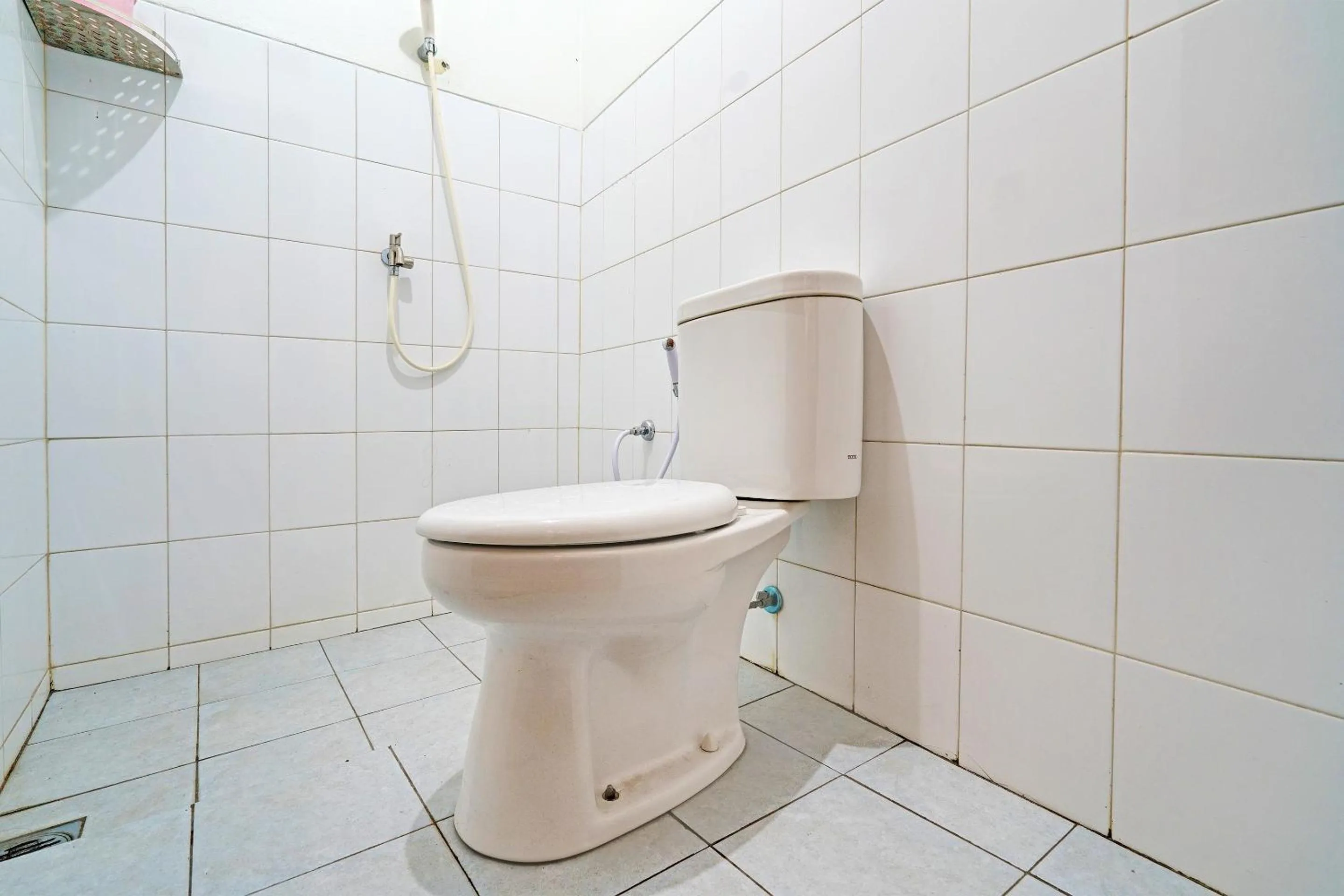 Bathroom in OYO Life 92589 Geusan Ulun Residence