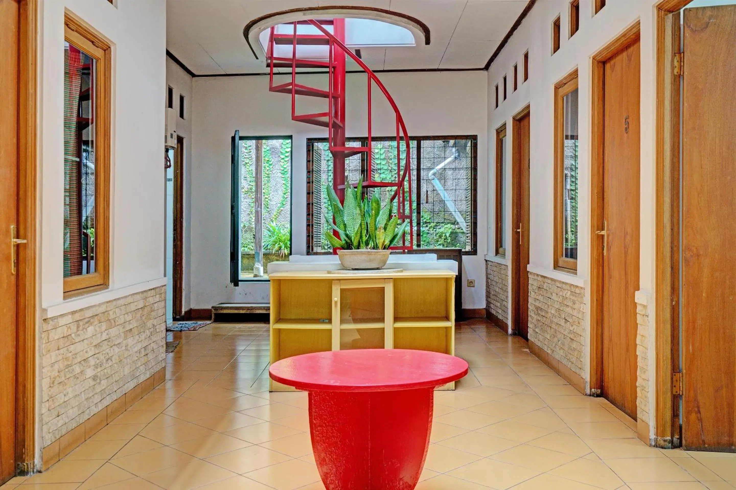 Lobby or reception in OYO Life 92589 Geusan Ulun Residence