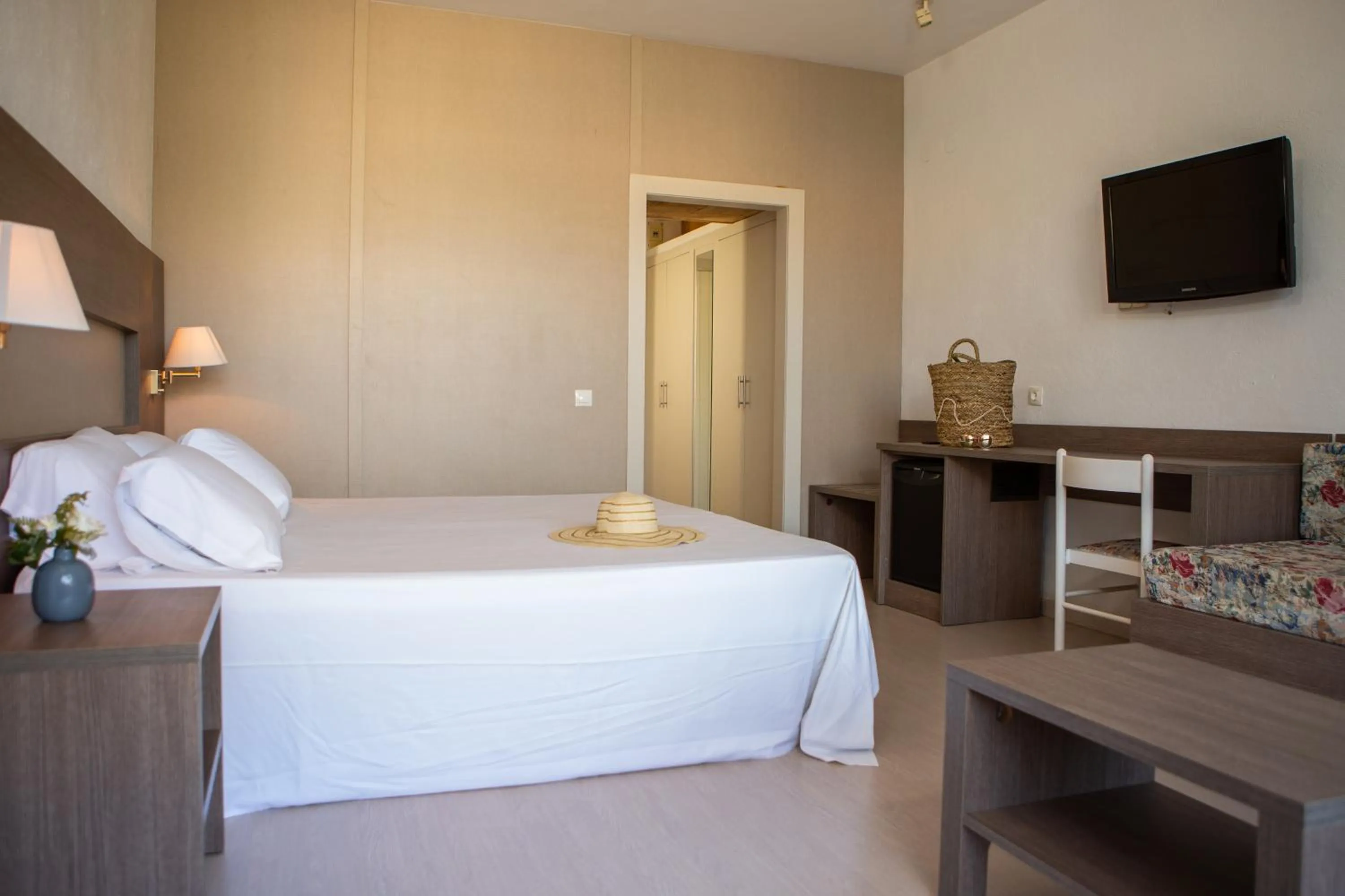 Bedroom, Bed in RVHotels Golf Costa Brava